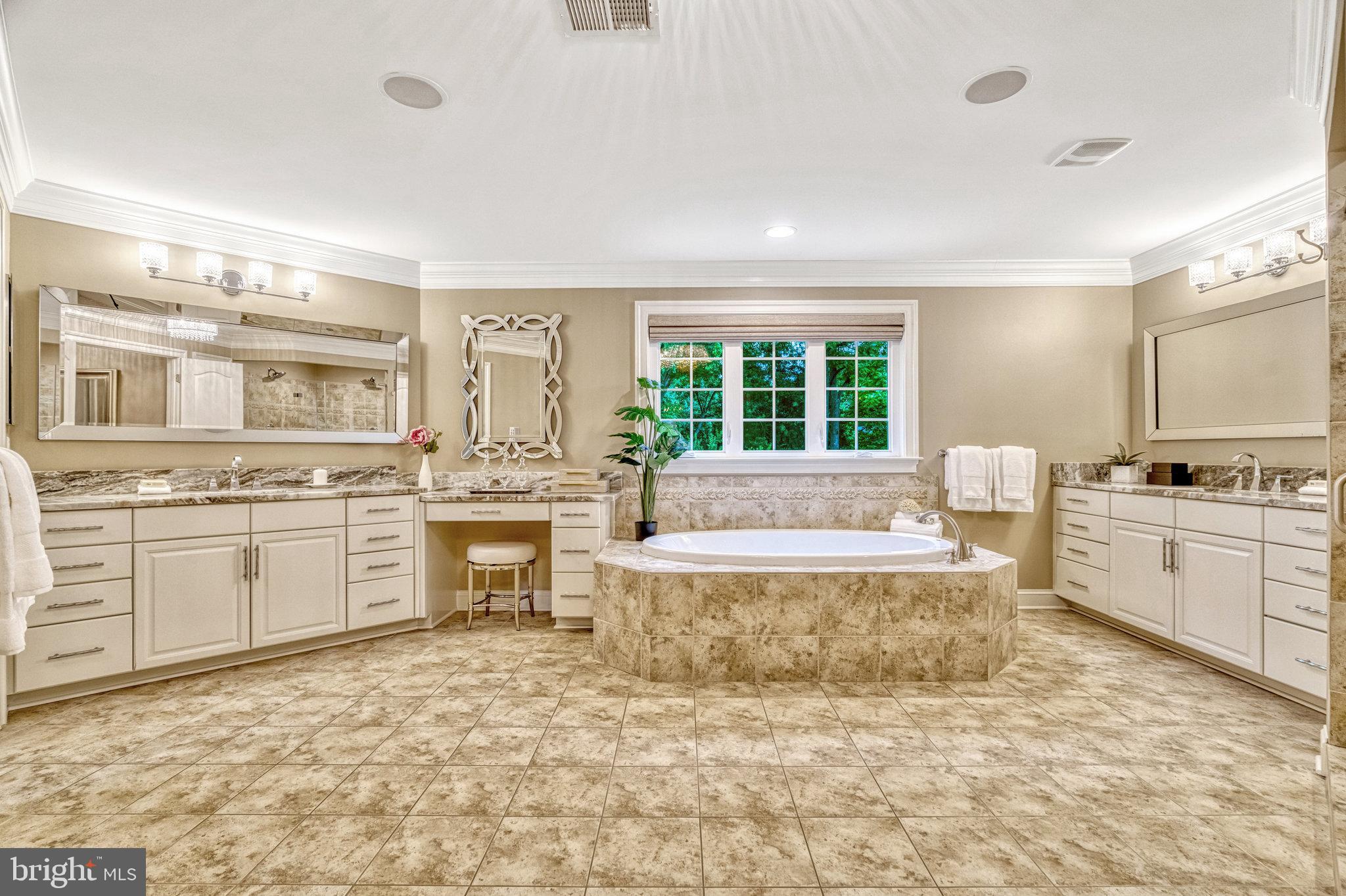 LANGLEY FOREST - Residential