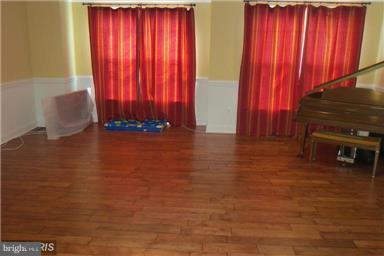 BLOOMS MILL - Residential Lease