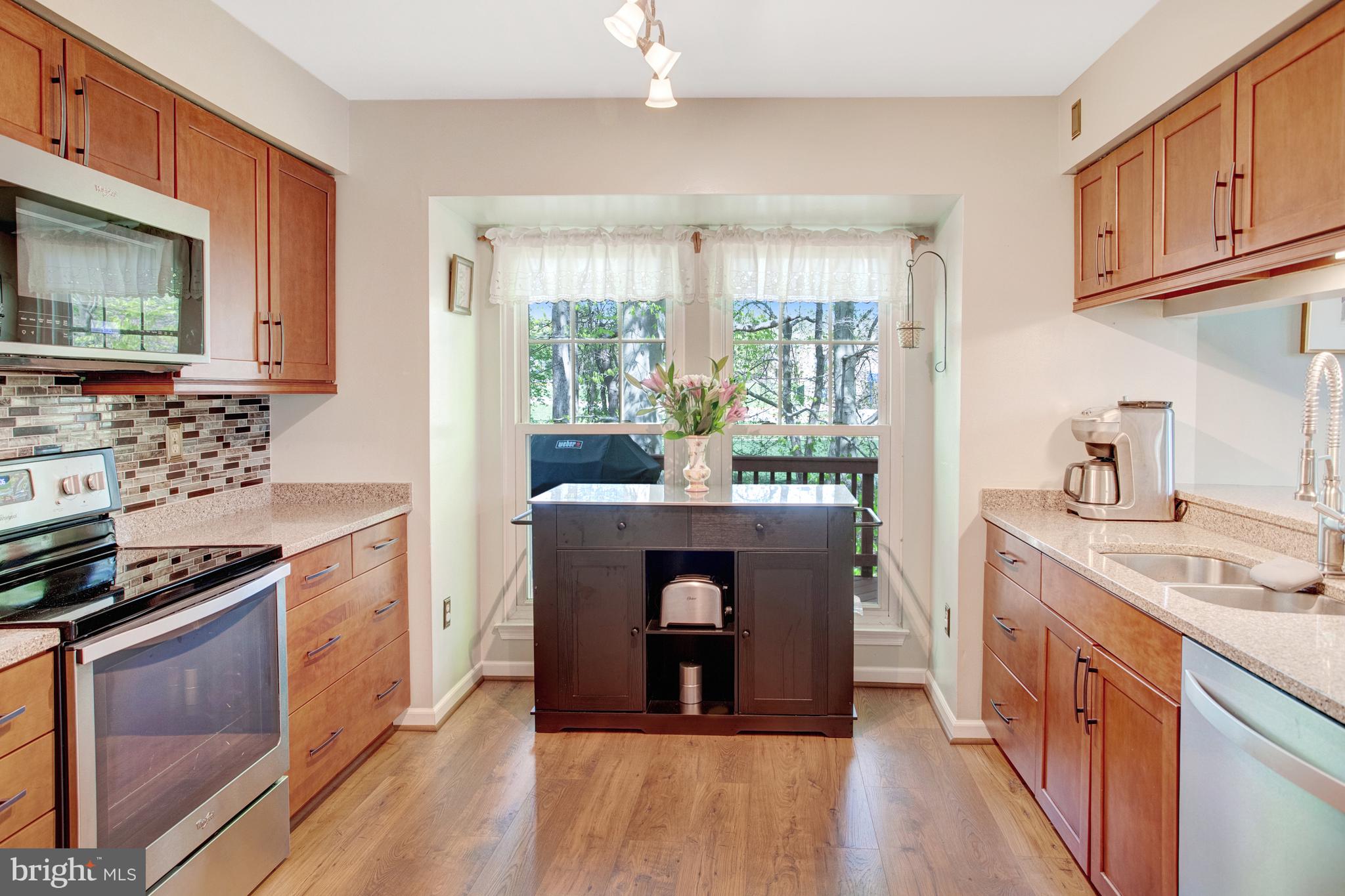 LAKE RIDGE - Residential