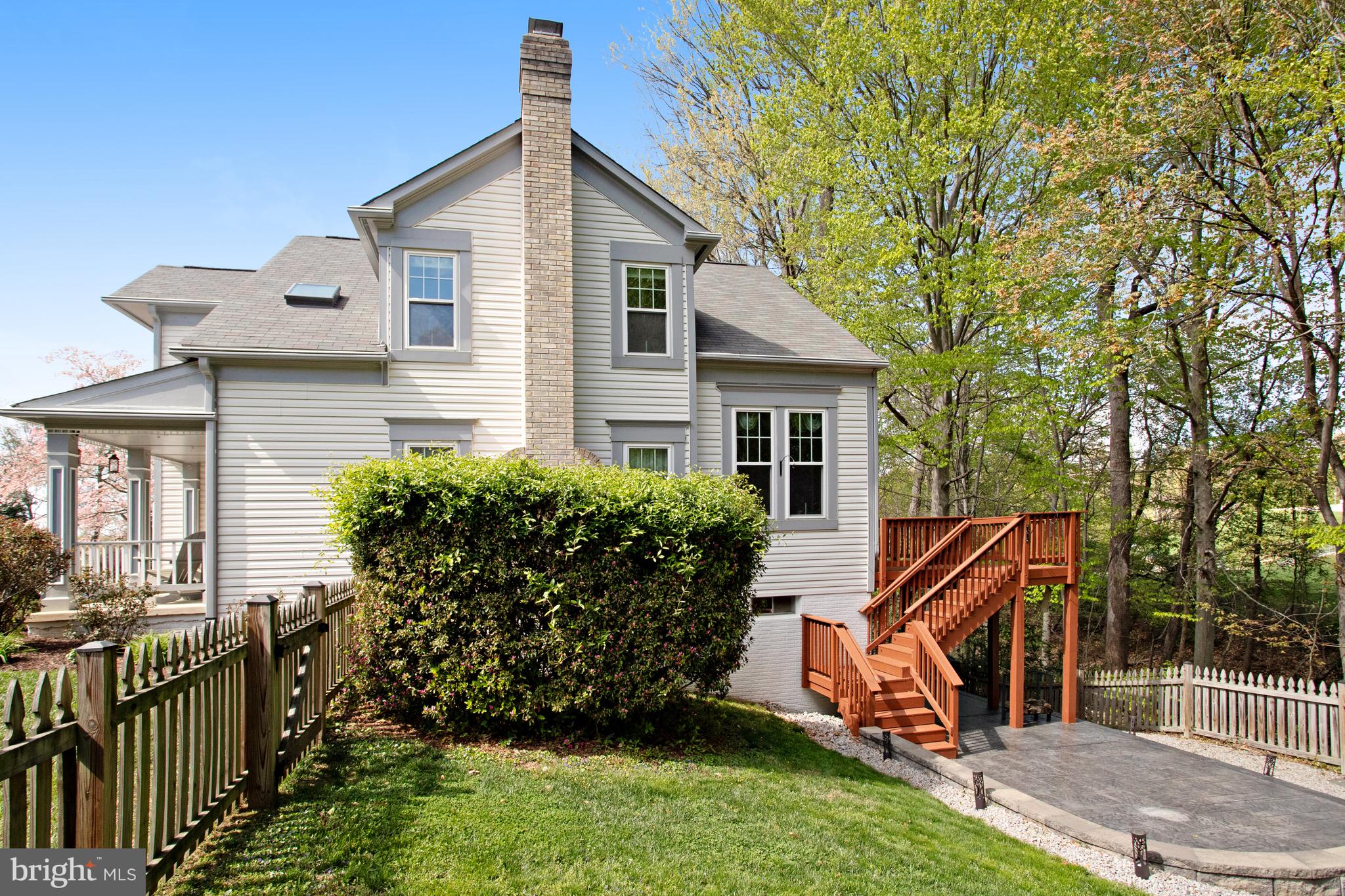 LAKE RIDGE - Residential