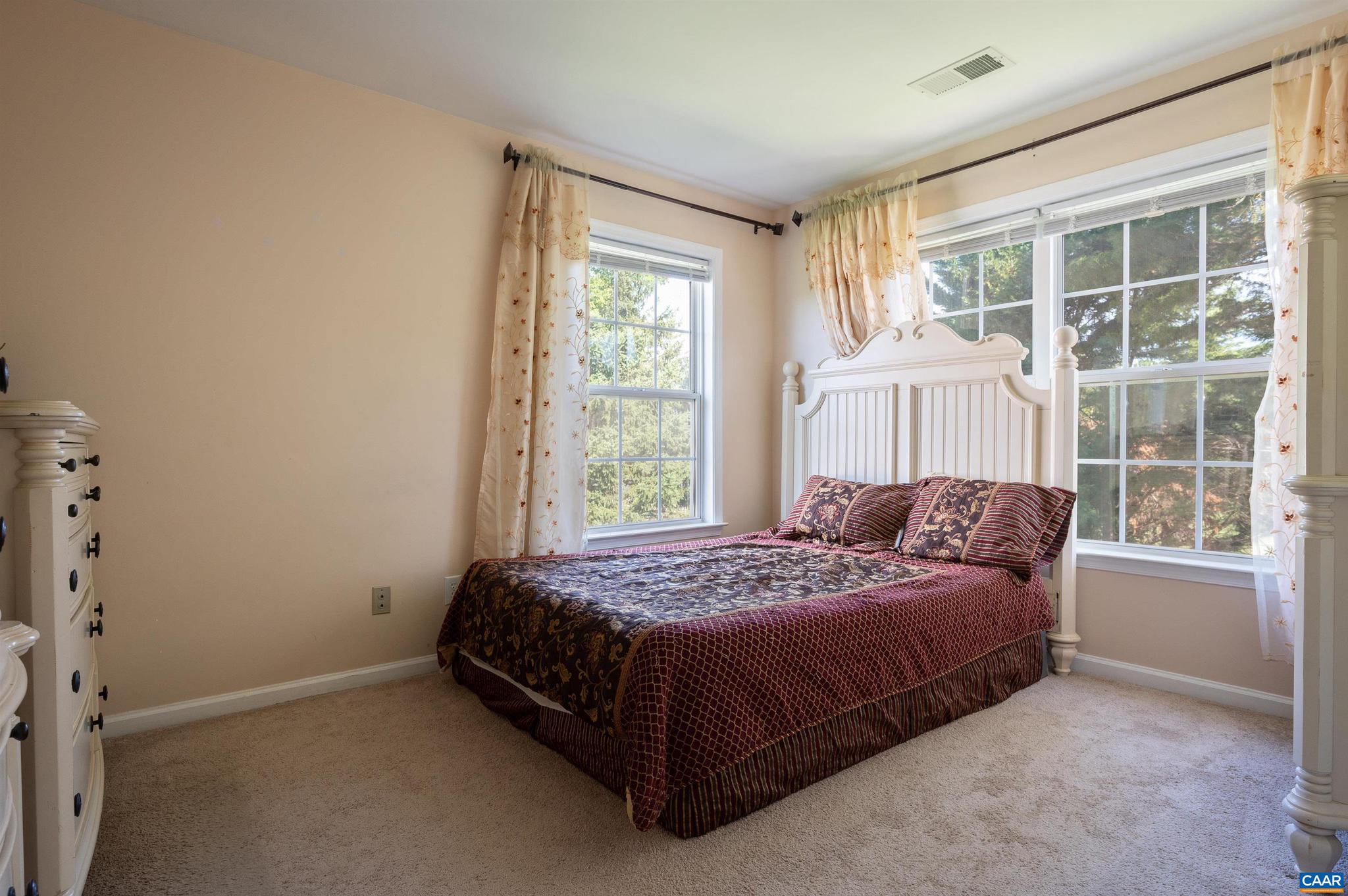 FOREST LAKES - Residential