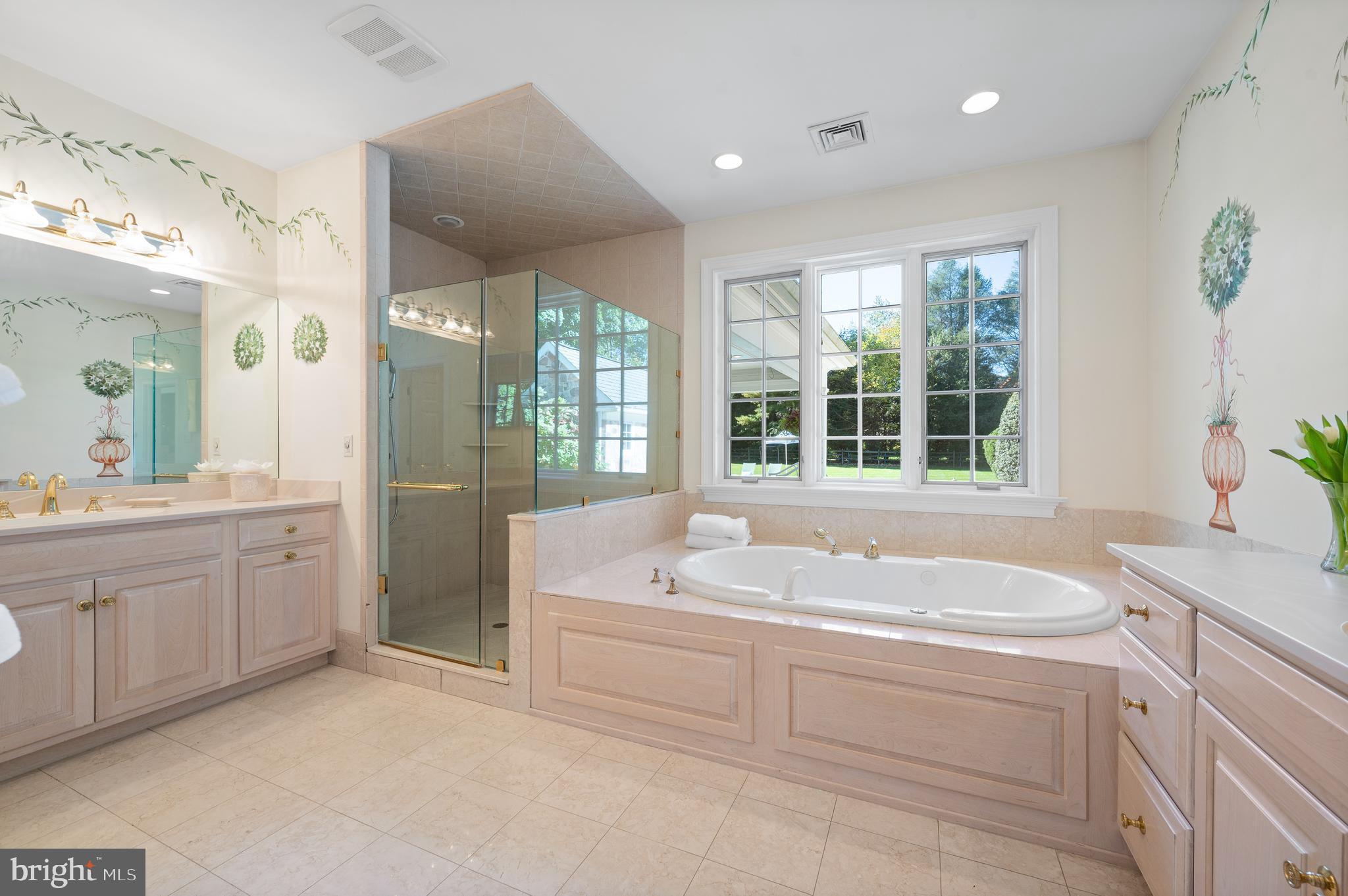 ARONWOLD - Residential