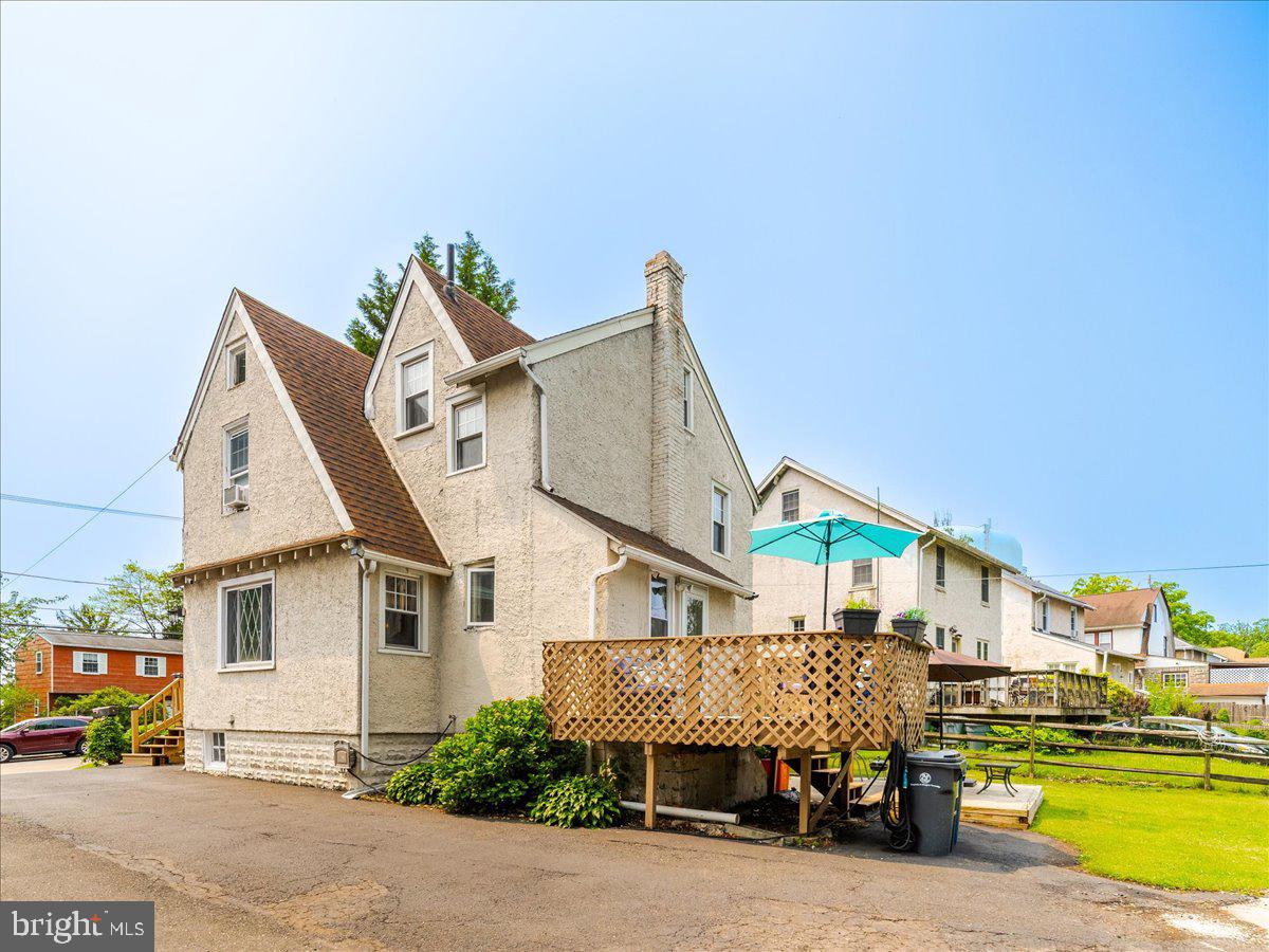 1086 EDGE HILL ROAD