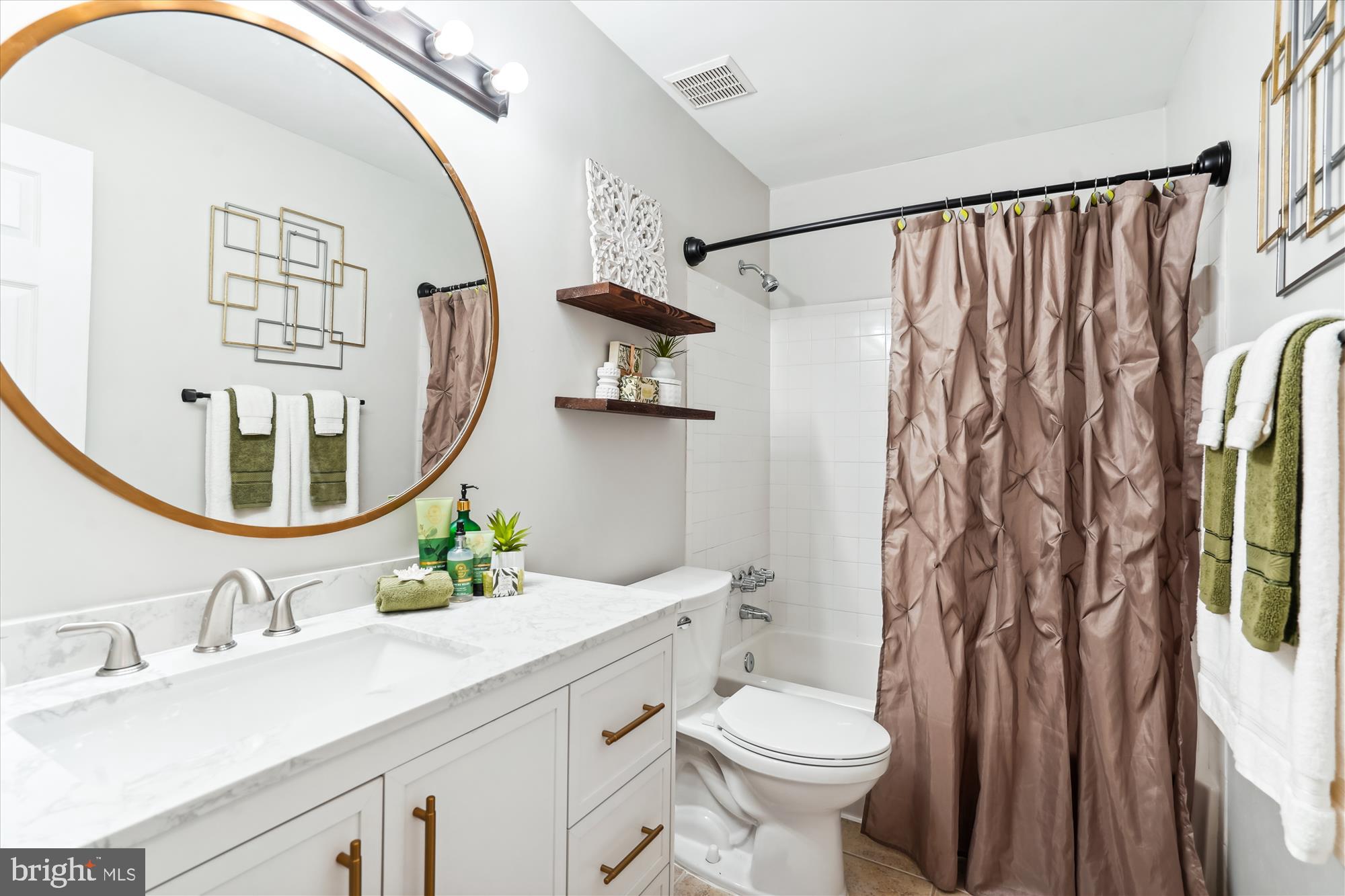 THE FOUR WINDS AT OAKTON - Residential