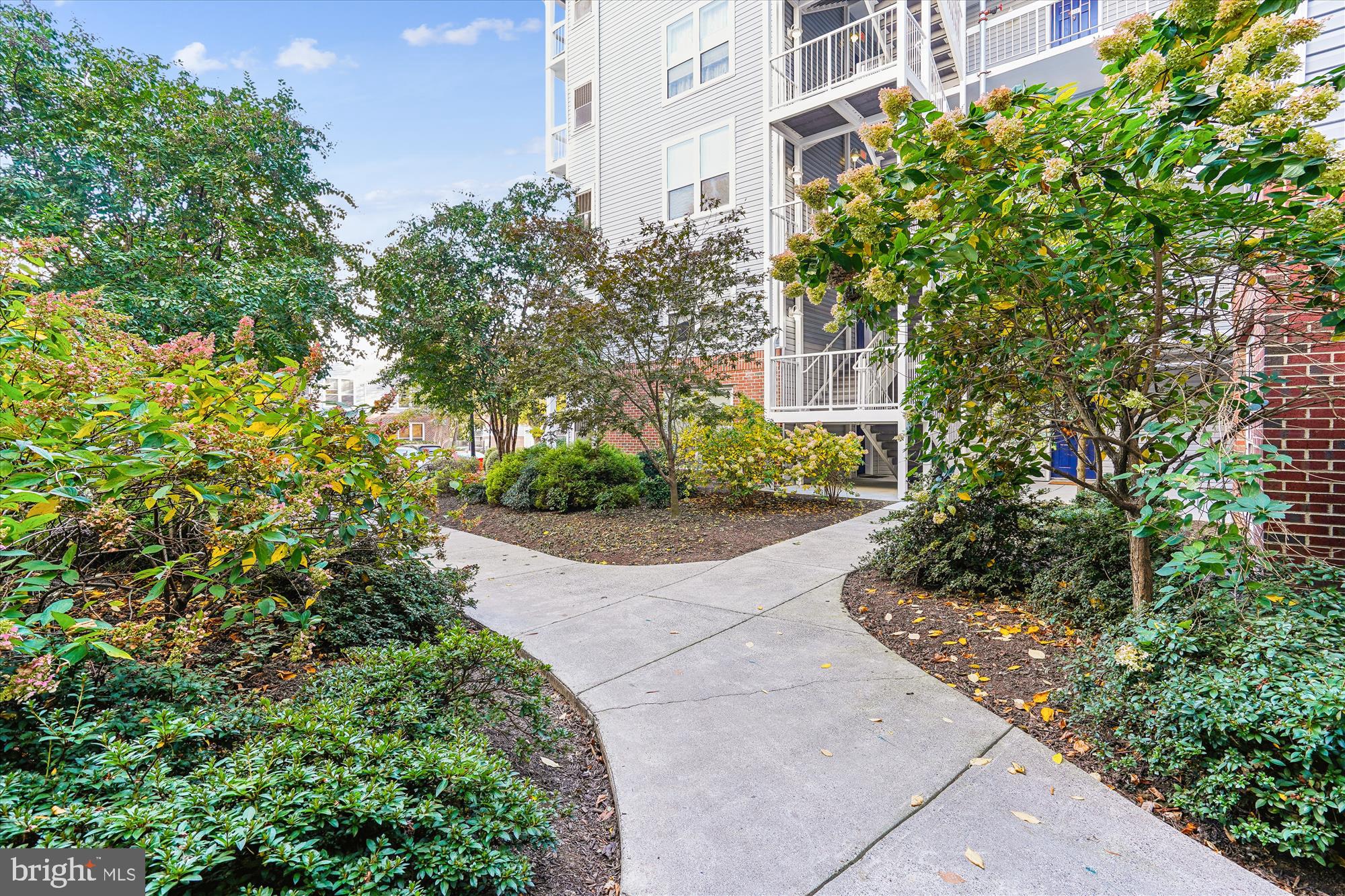 THE FOUR WINDS AT OAKTON - Residential