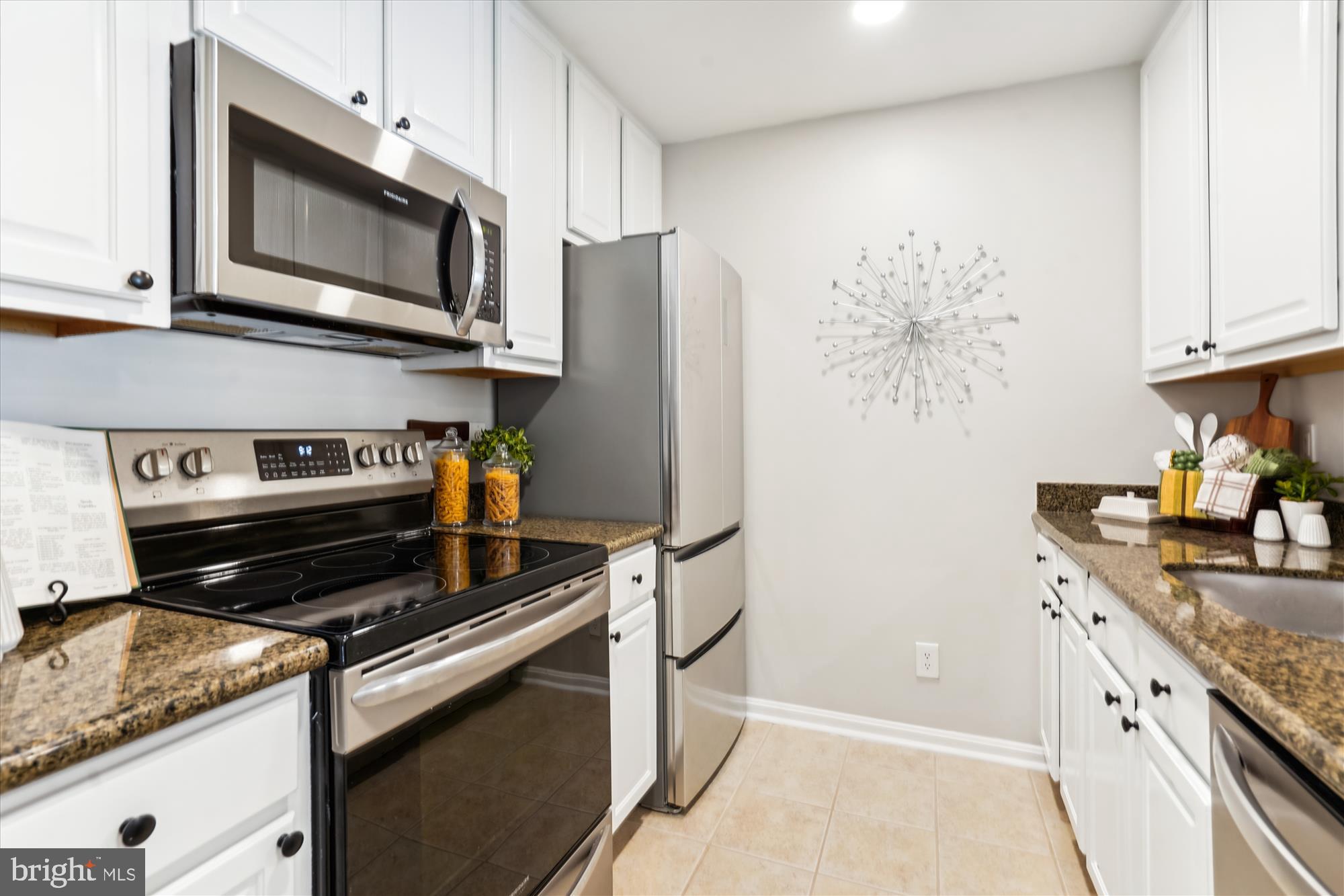 THE FOUR WINDS AT OAKTON - Residential