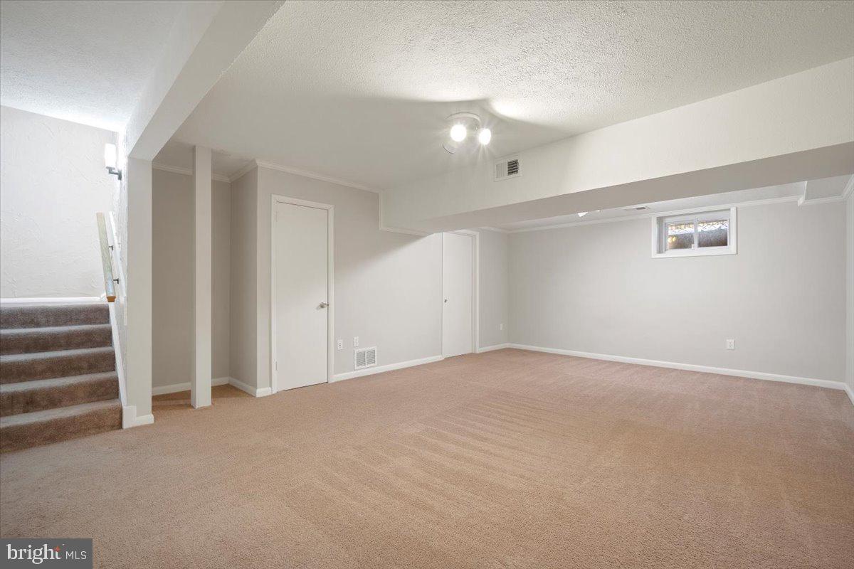 BURGUNDY KNOLLS - Residential