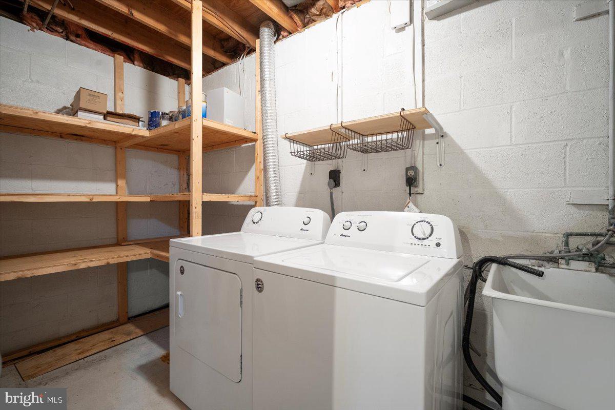 BURGUNDY KNOLLS - Residential