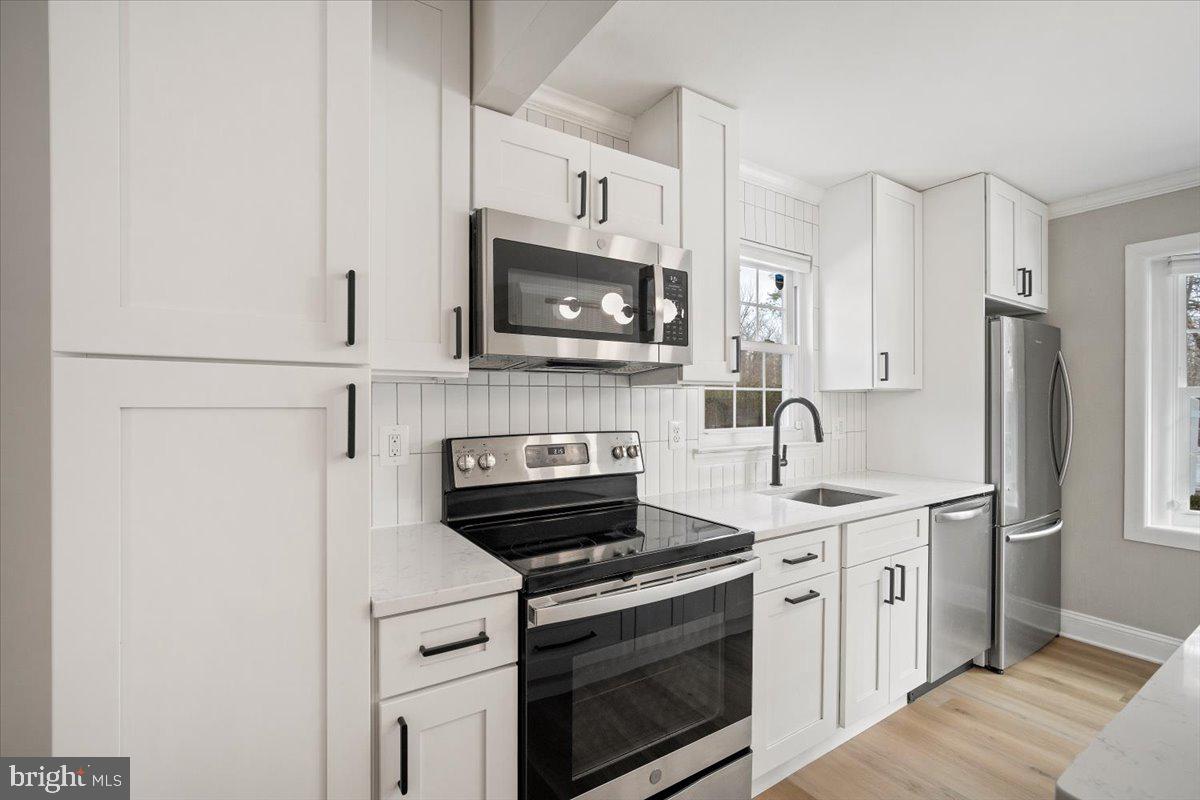 BURGUNDY KNOLLS - Residential