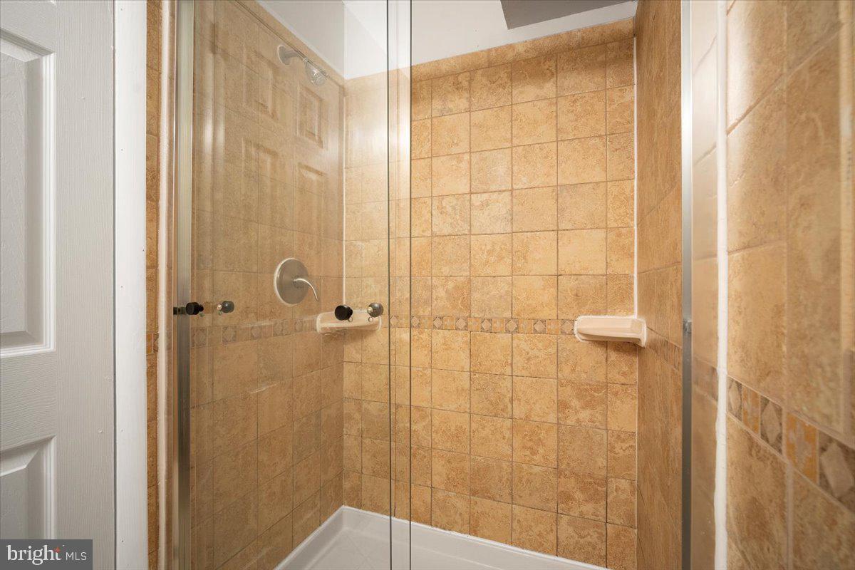 BURGUNDY KNOLLS - Residential