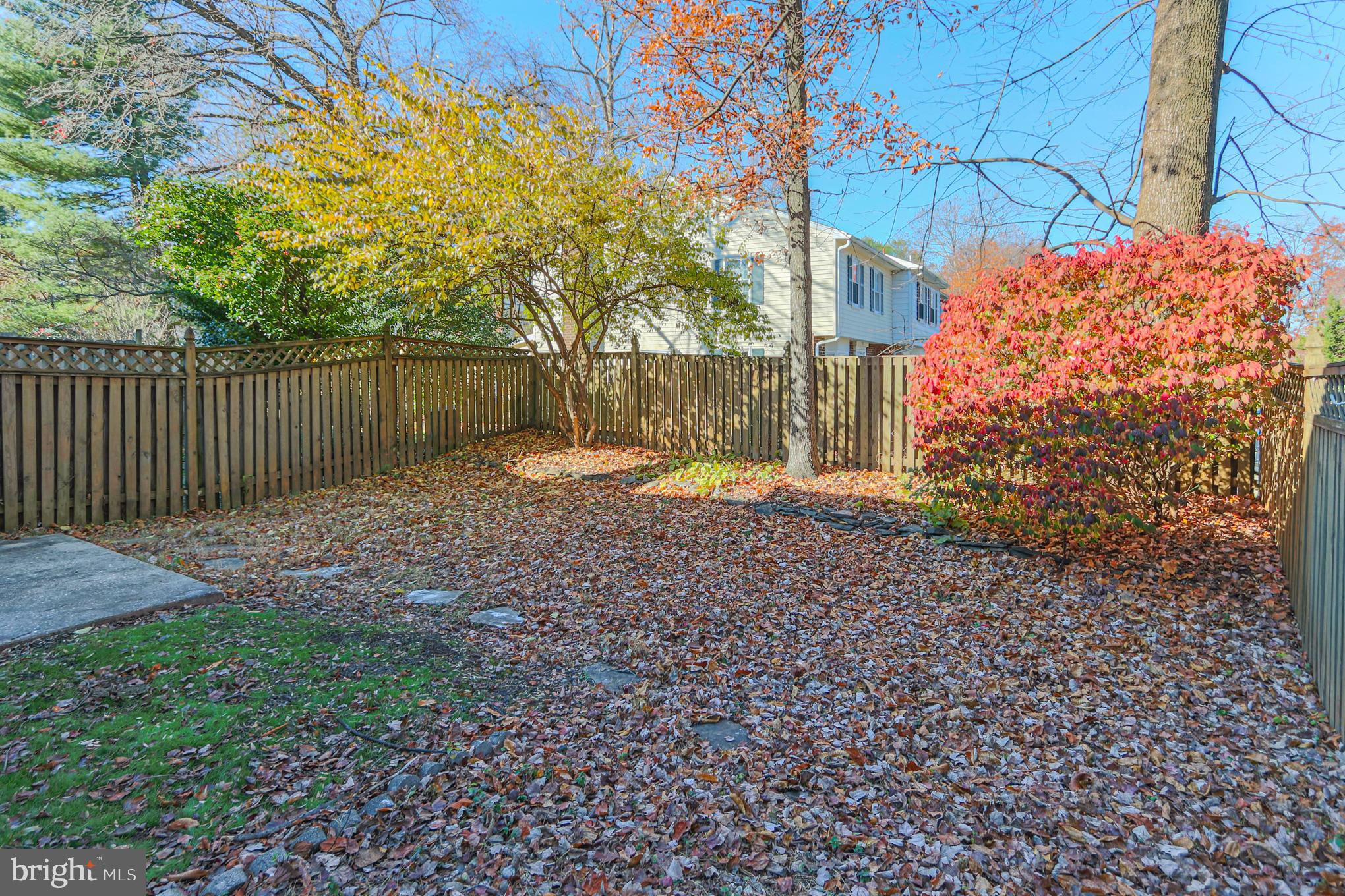 BURGUNDY KNOLLS - Residential