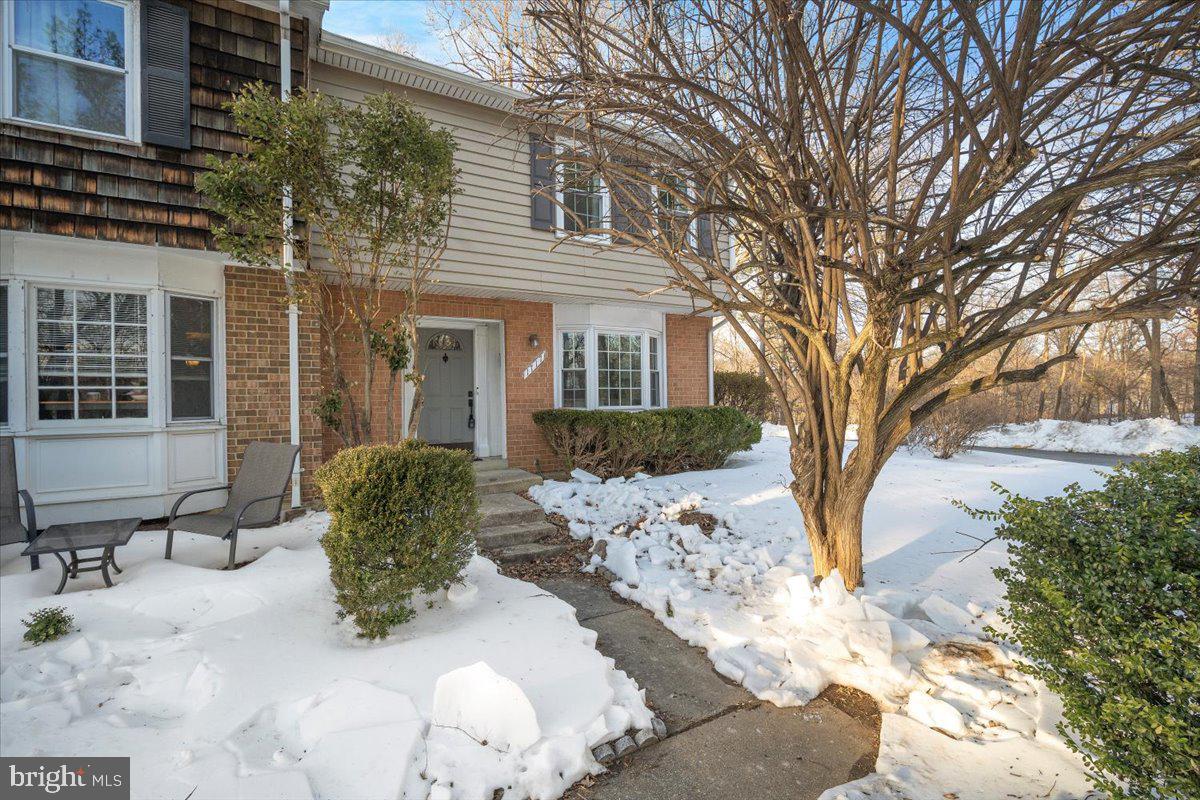 BURGUNDY KNOLLS - Residential