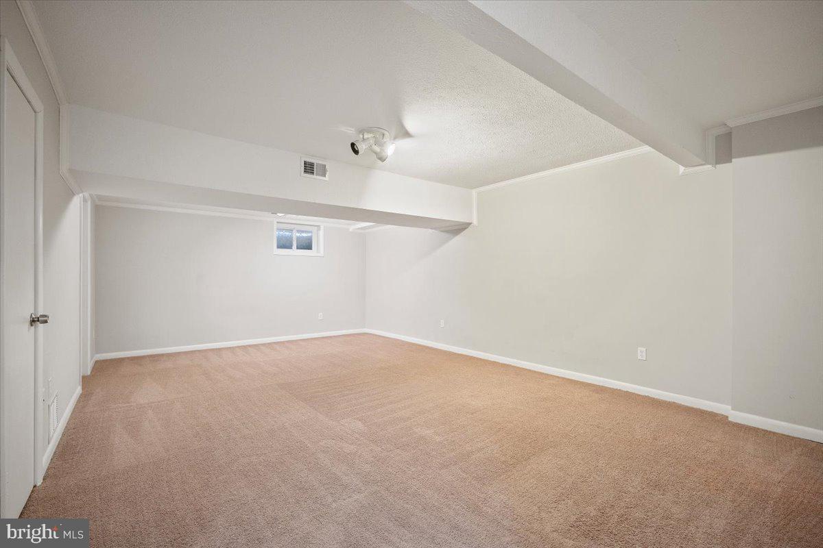 BURGUNDY KNOLLS - Residential