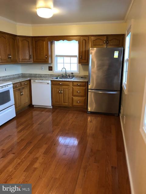 PARKSIDE AT ALEXANDRIA - Residential Lease