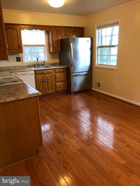 PARKSIDE AT ALEXANDRIA - Residential Lease