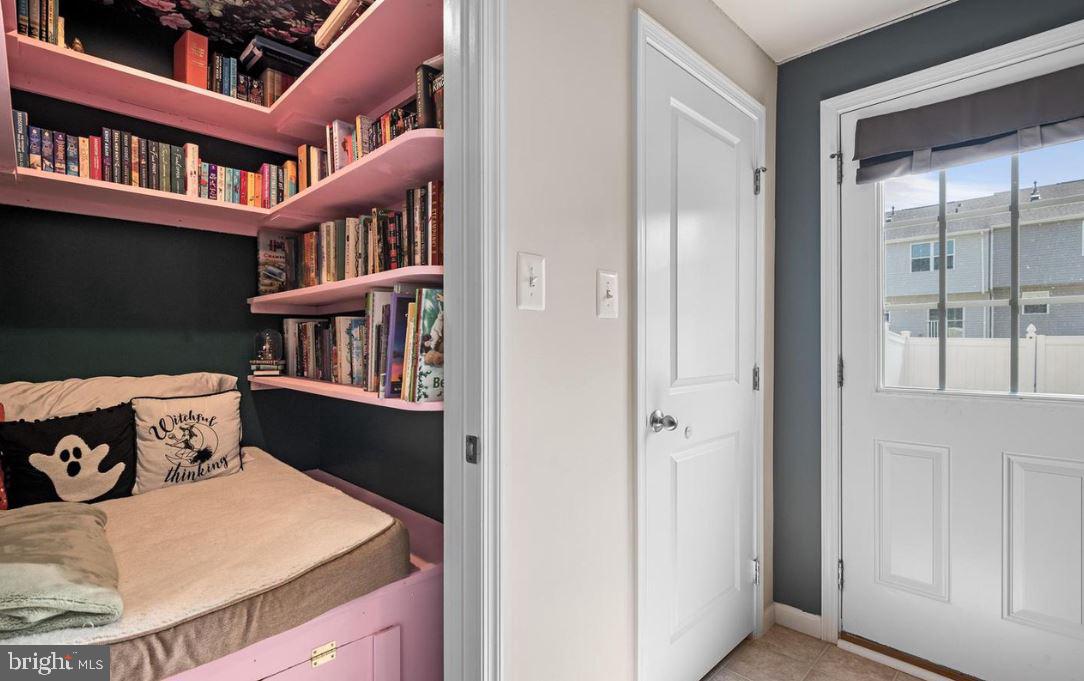 THE LAKES AT MARTINSBURG - Residential Lease