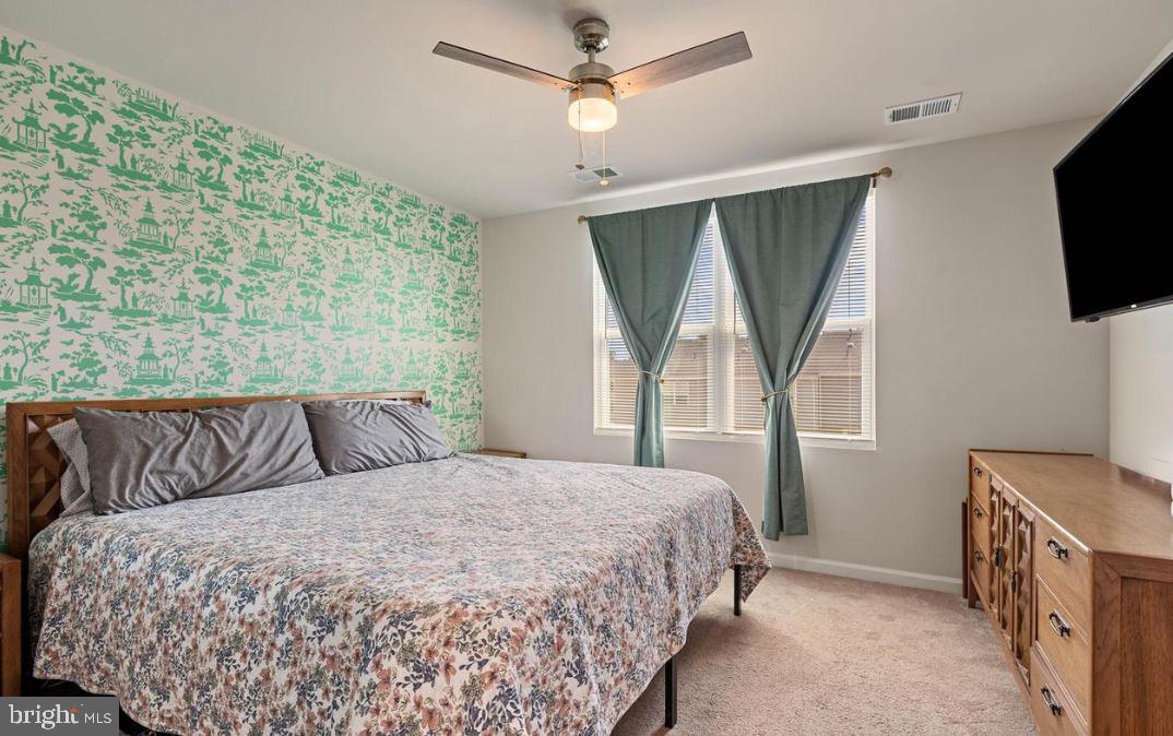 THE LAKES AT MARTINSBURG - Residential Lease