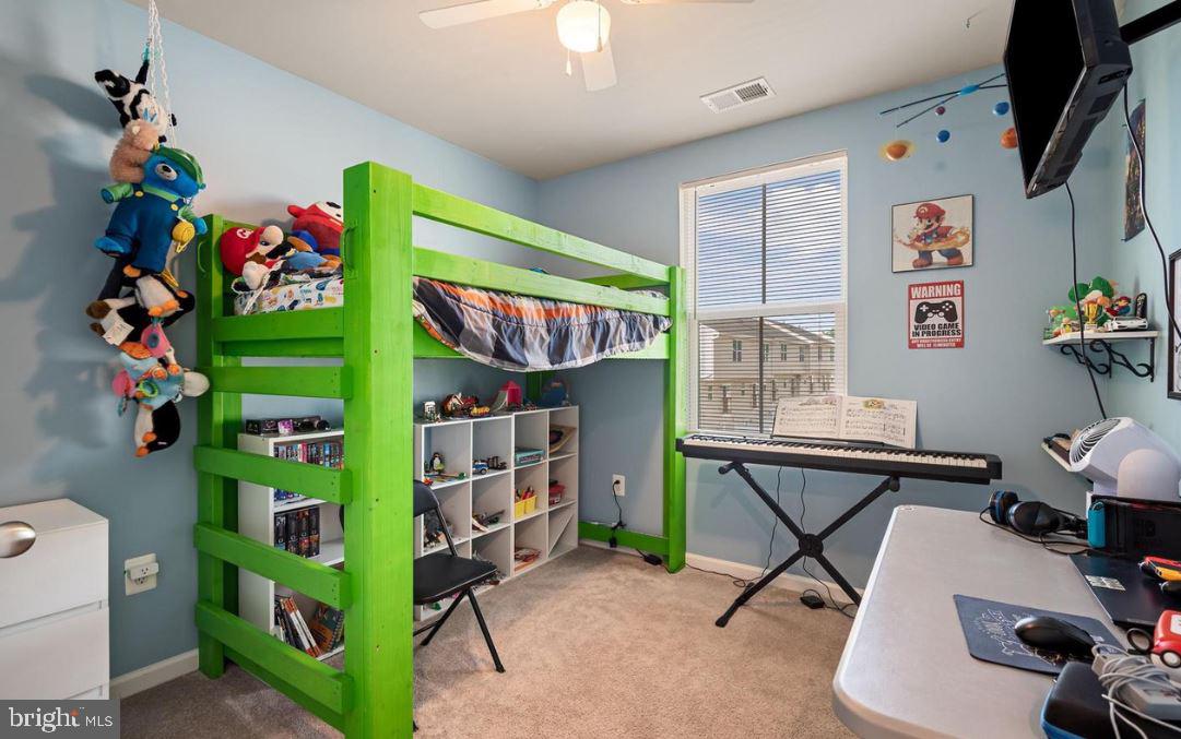 THE LAKES AT MARTINSBURG - Residential Lease