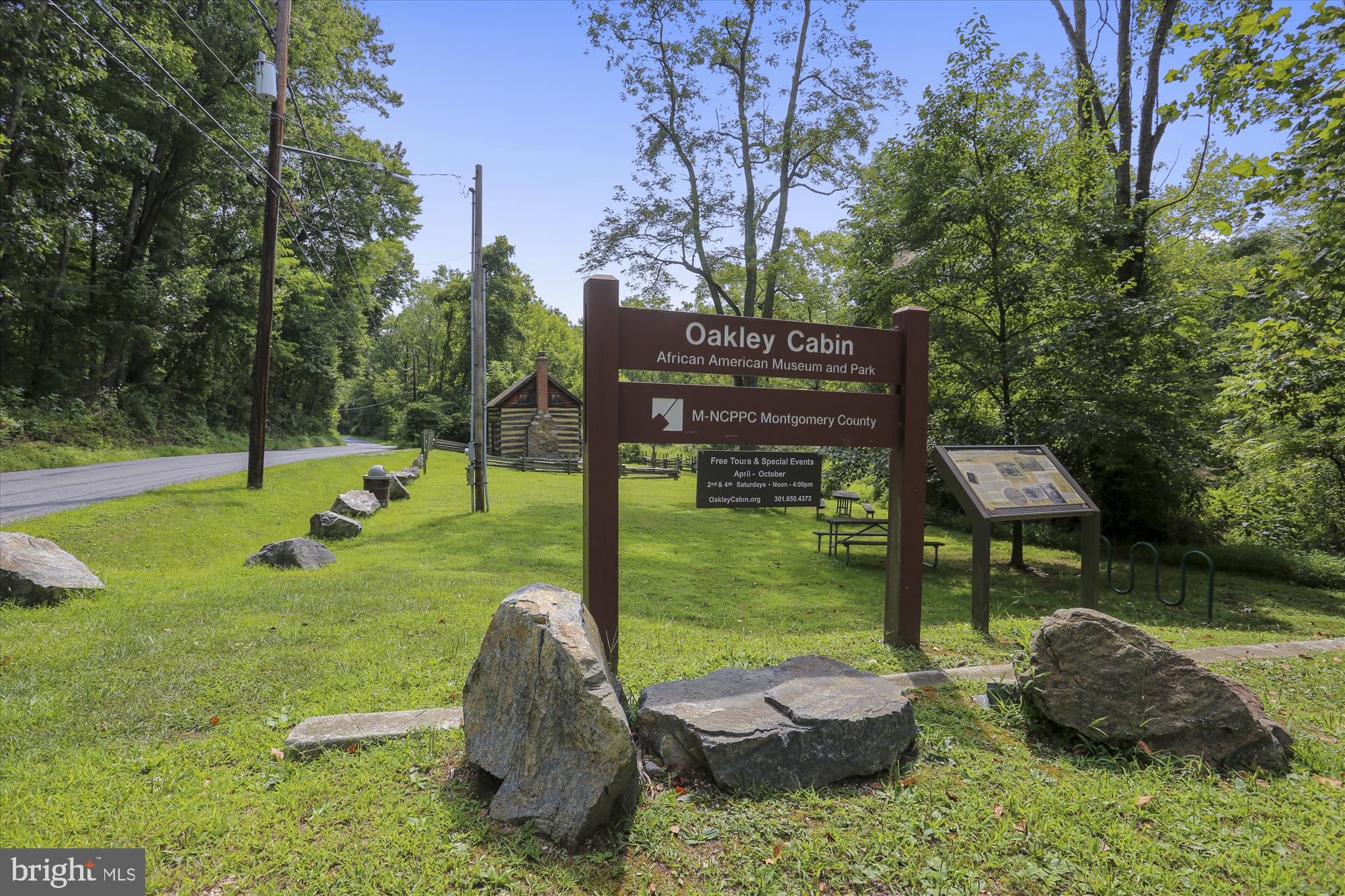 BROOKEVILLE KNOLLS - Residential