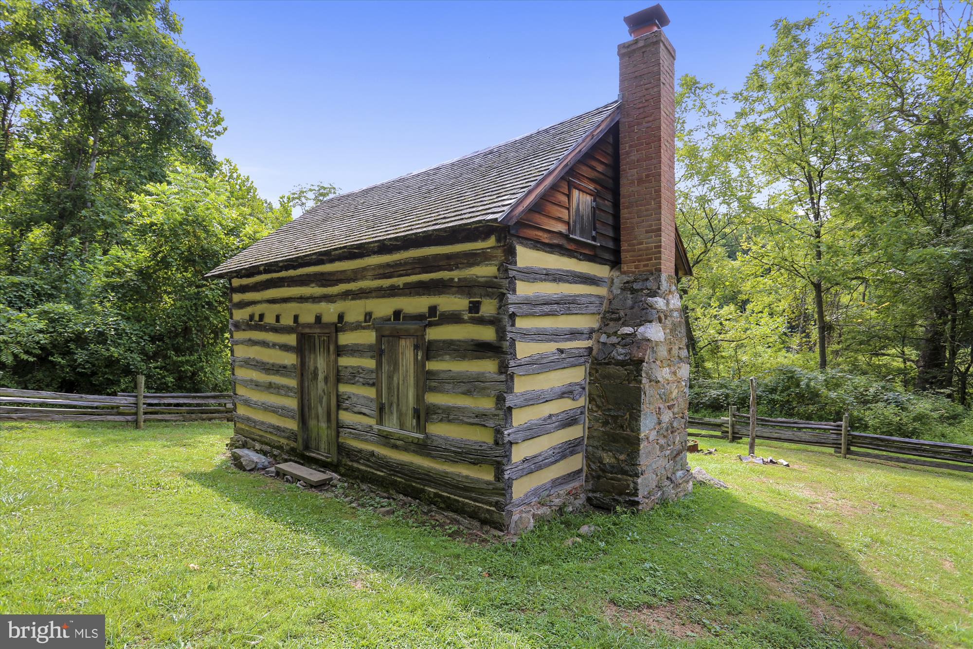 BROOKEVILLE KNOLLS - Residential