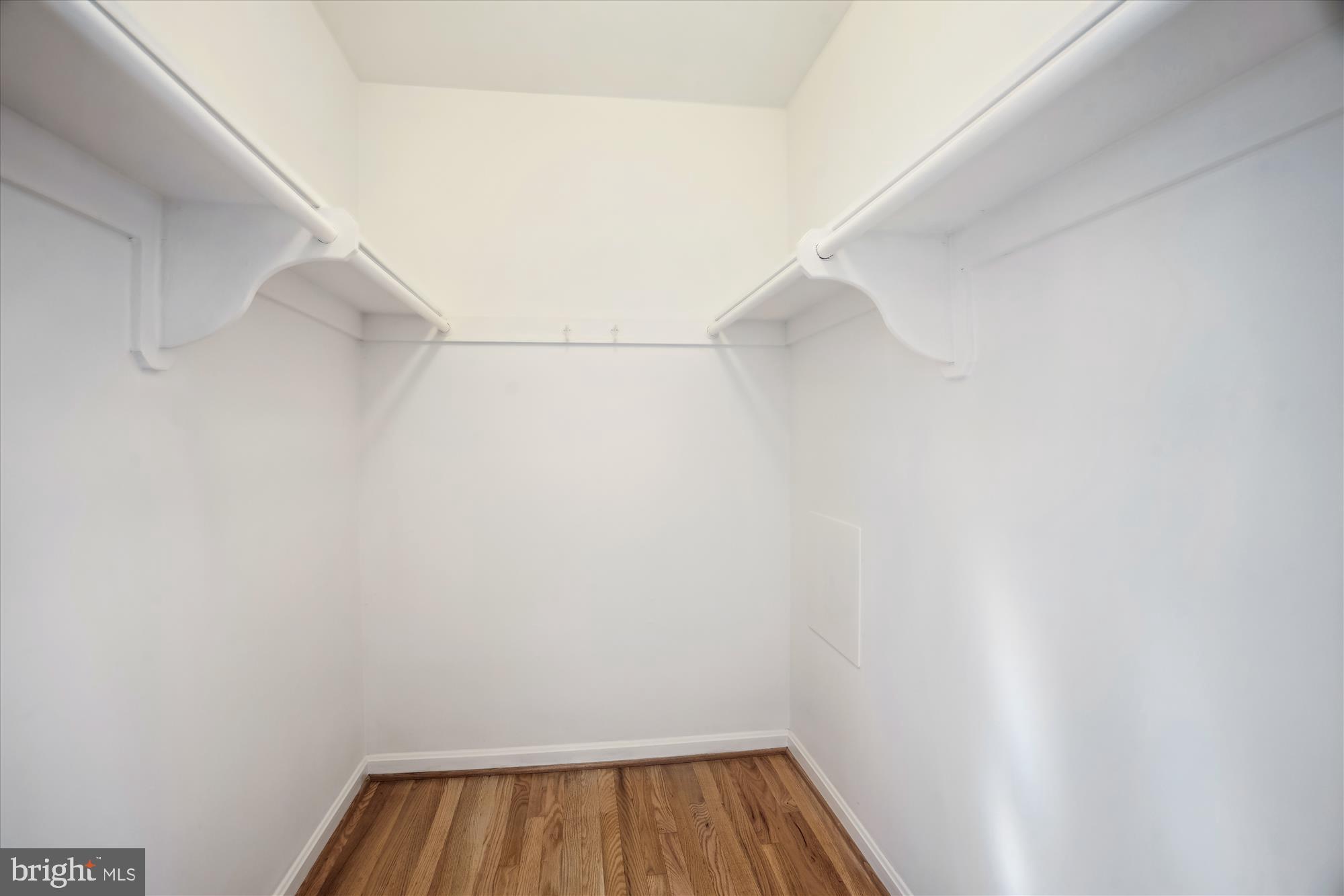 BROOKEVILLE KNOLLS - Residential