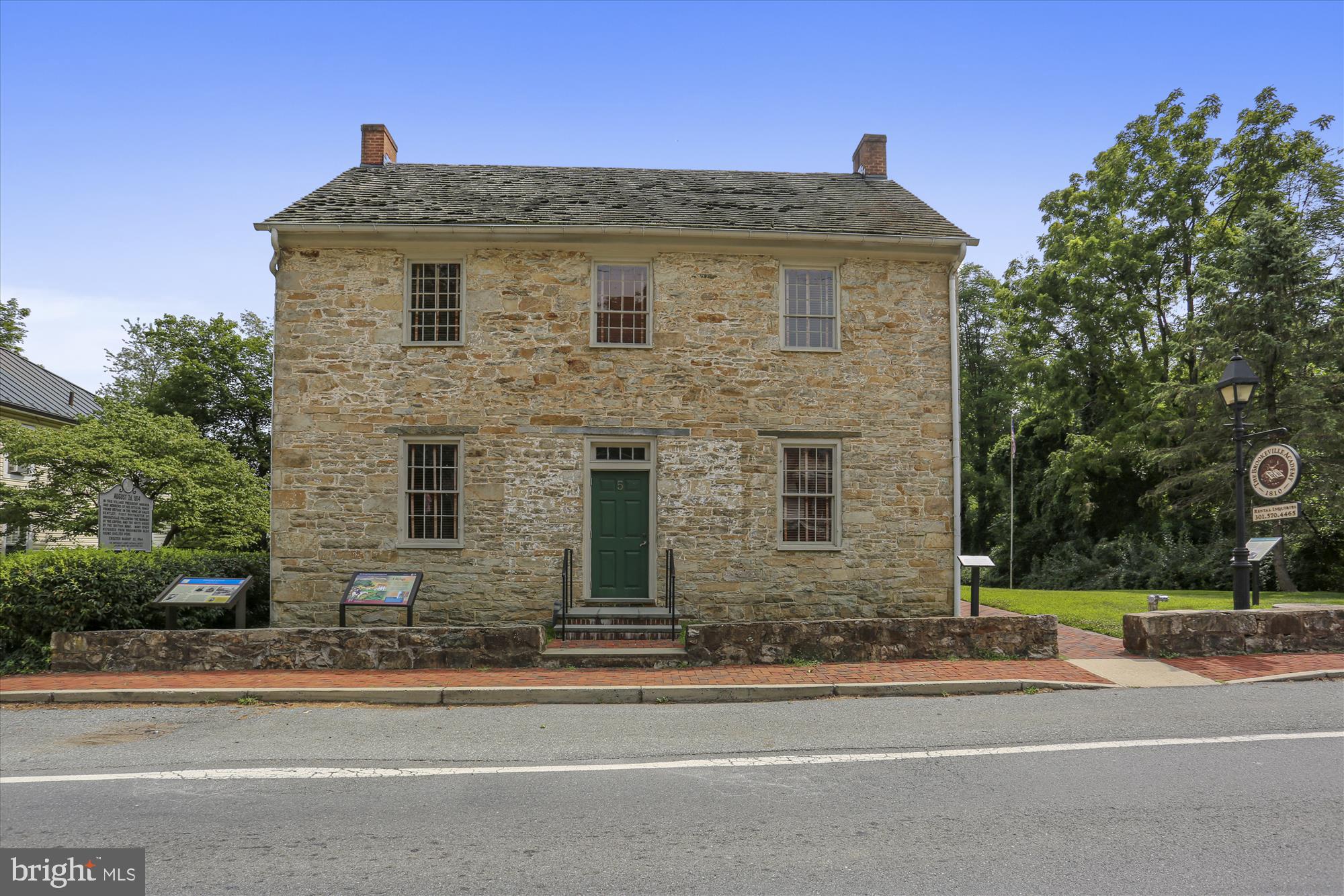 BROOKEVILLE KNOLLS - Residential