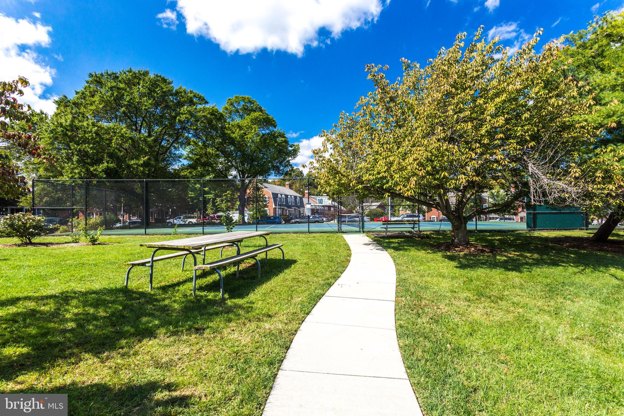 FAIRLINGTON - Residential