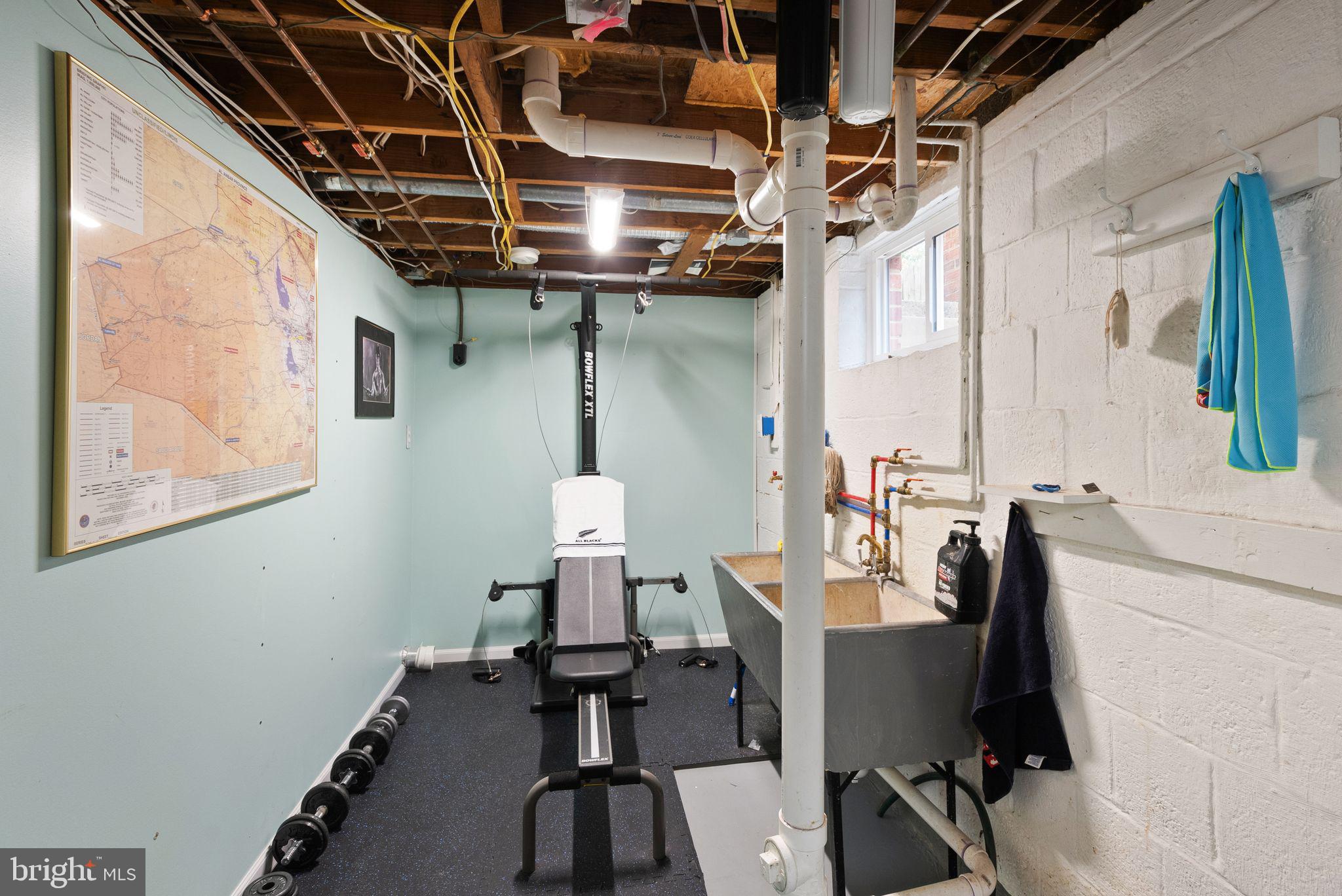 BROYHILL CREST - Residential