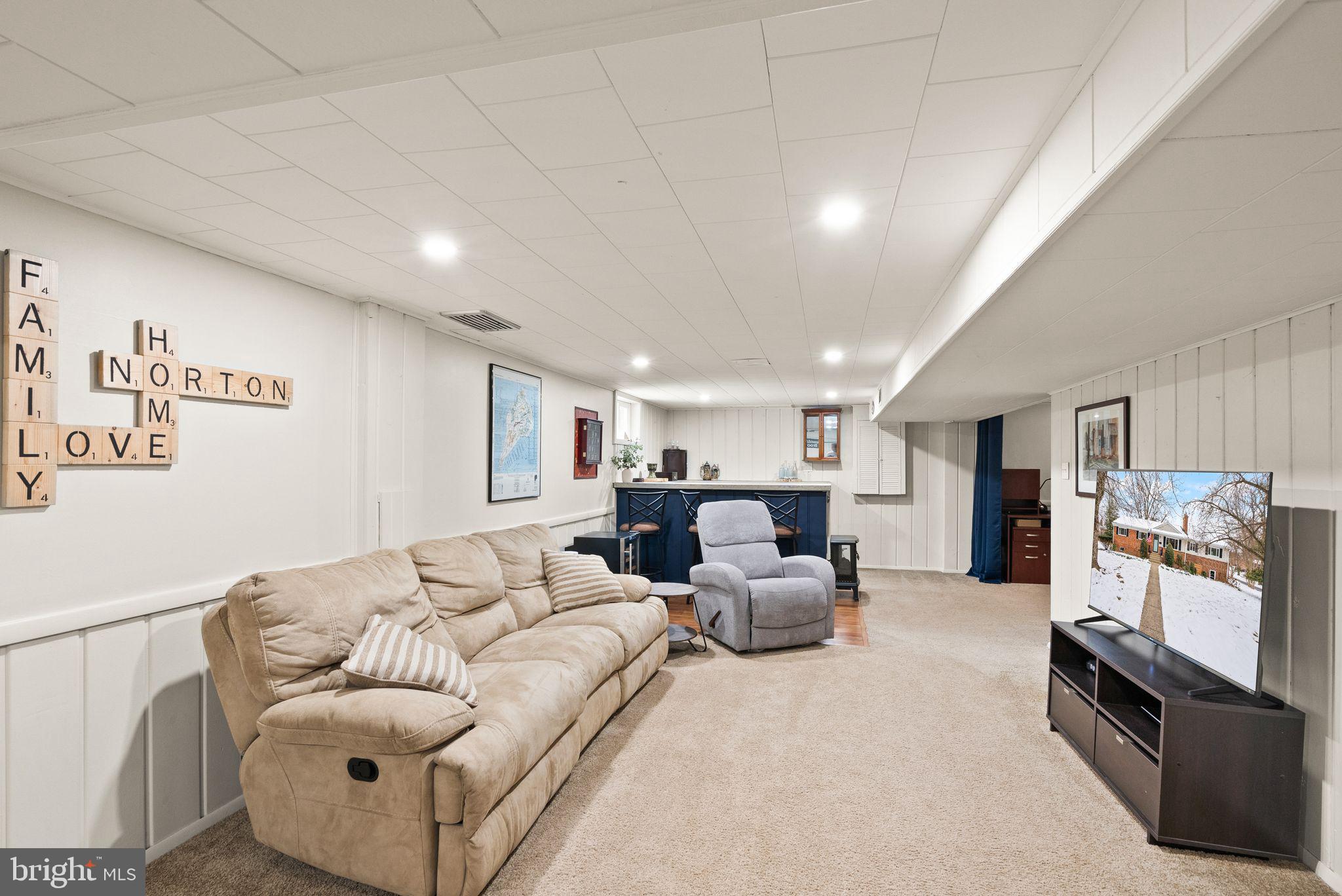 BROYHILL CREST - Residential