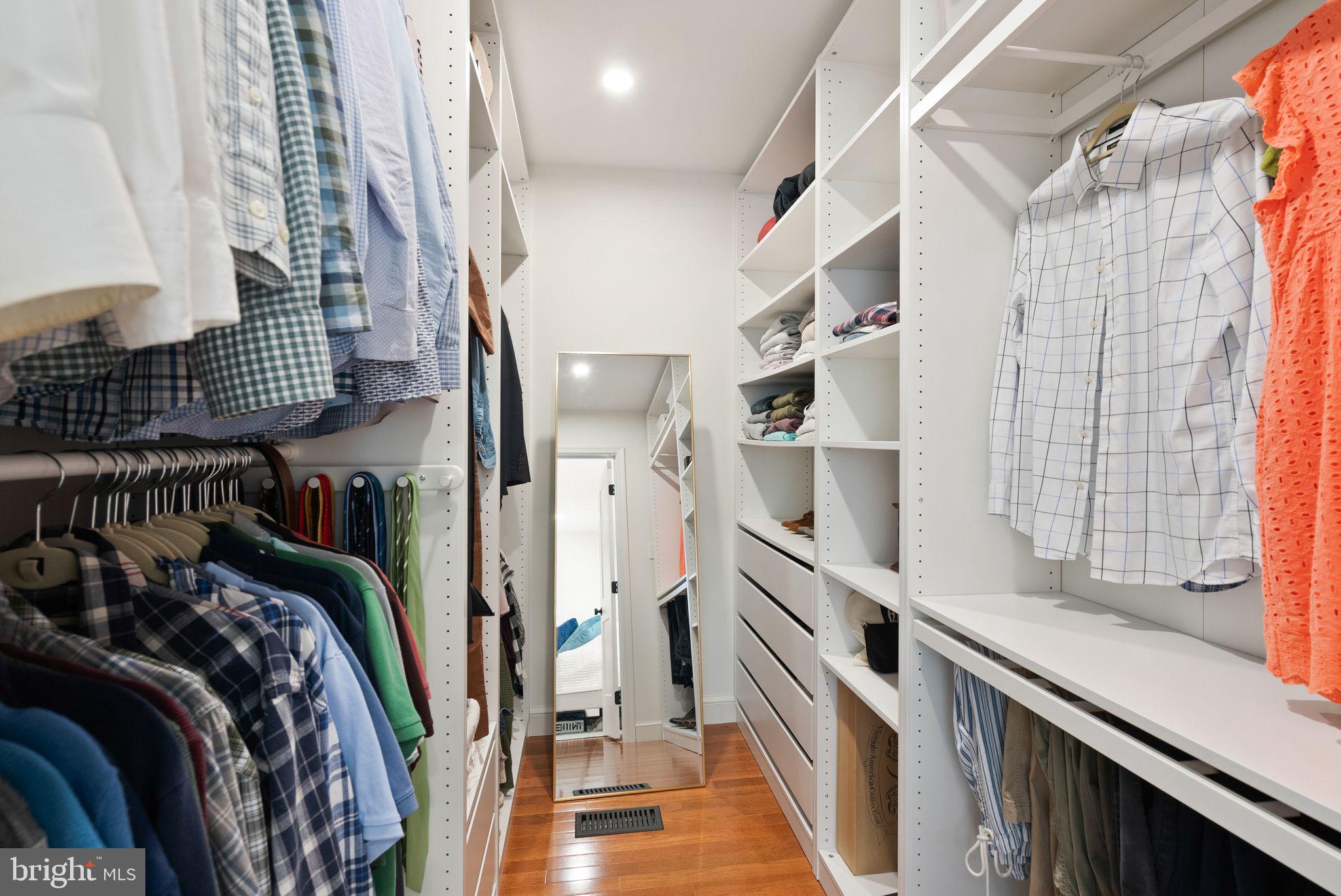 BROYHILL CREST - Residential