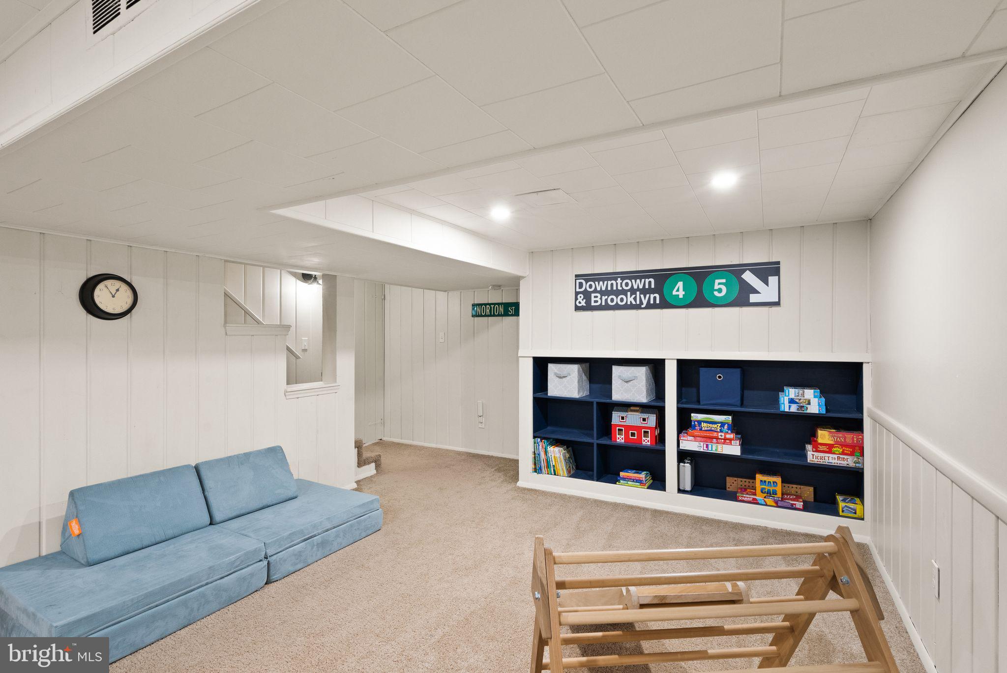 BROYHILL CREST - Residential