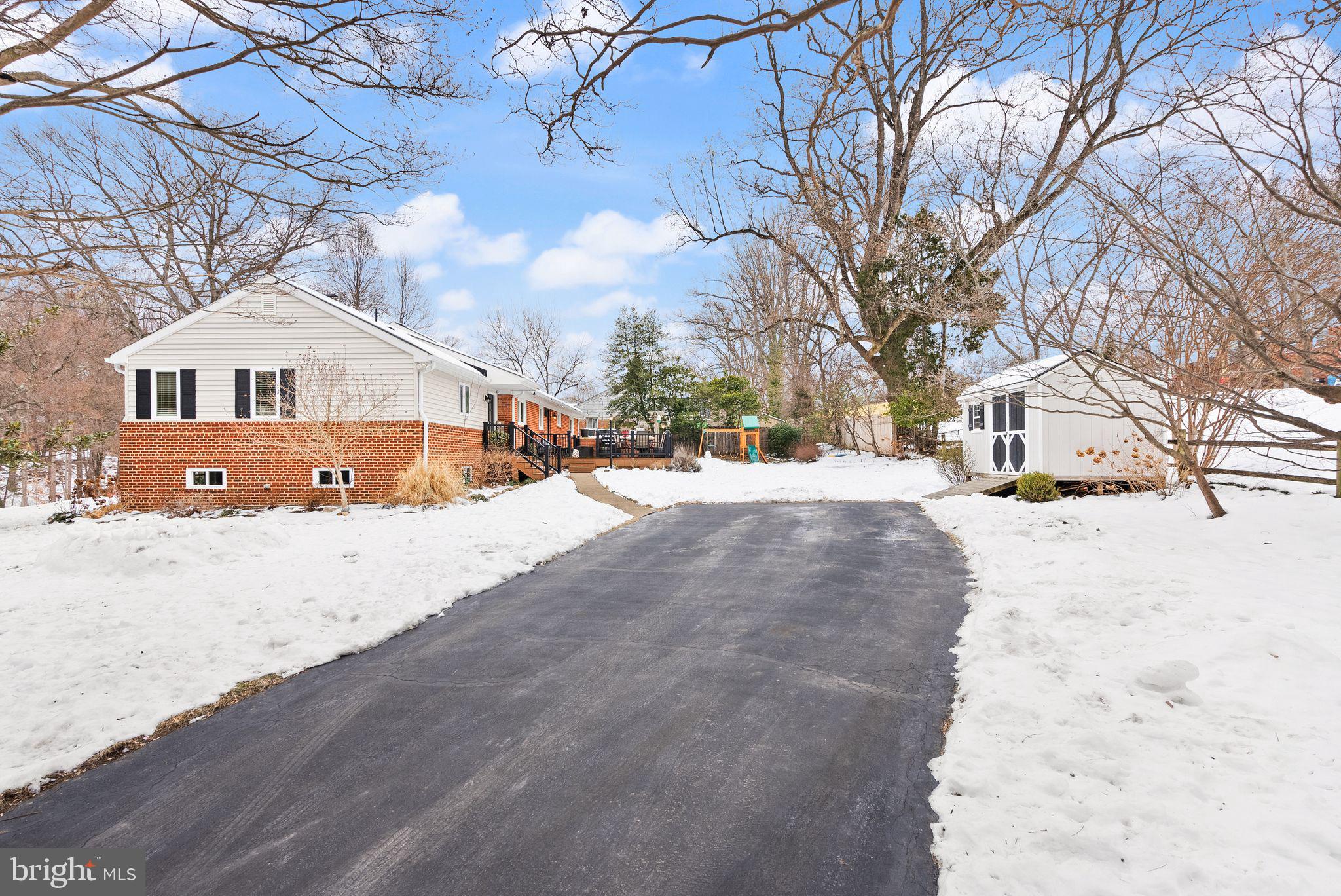 BROYHILL CREST - Residential