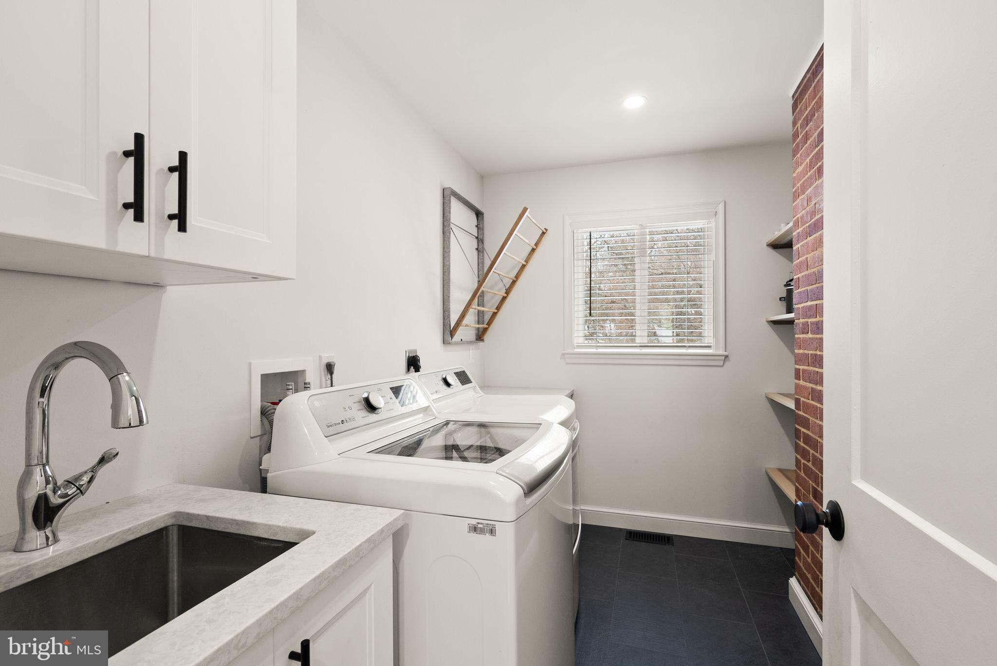 BROYHILL CREST - Residential