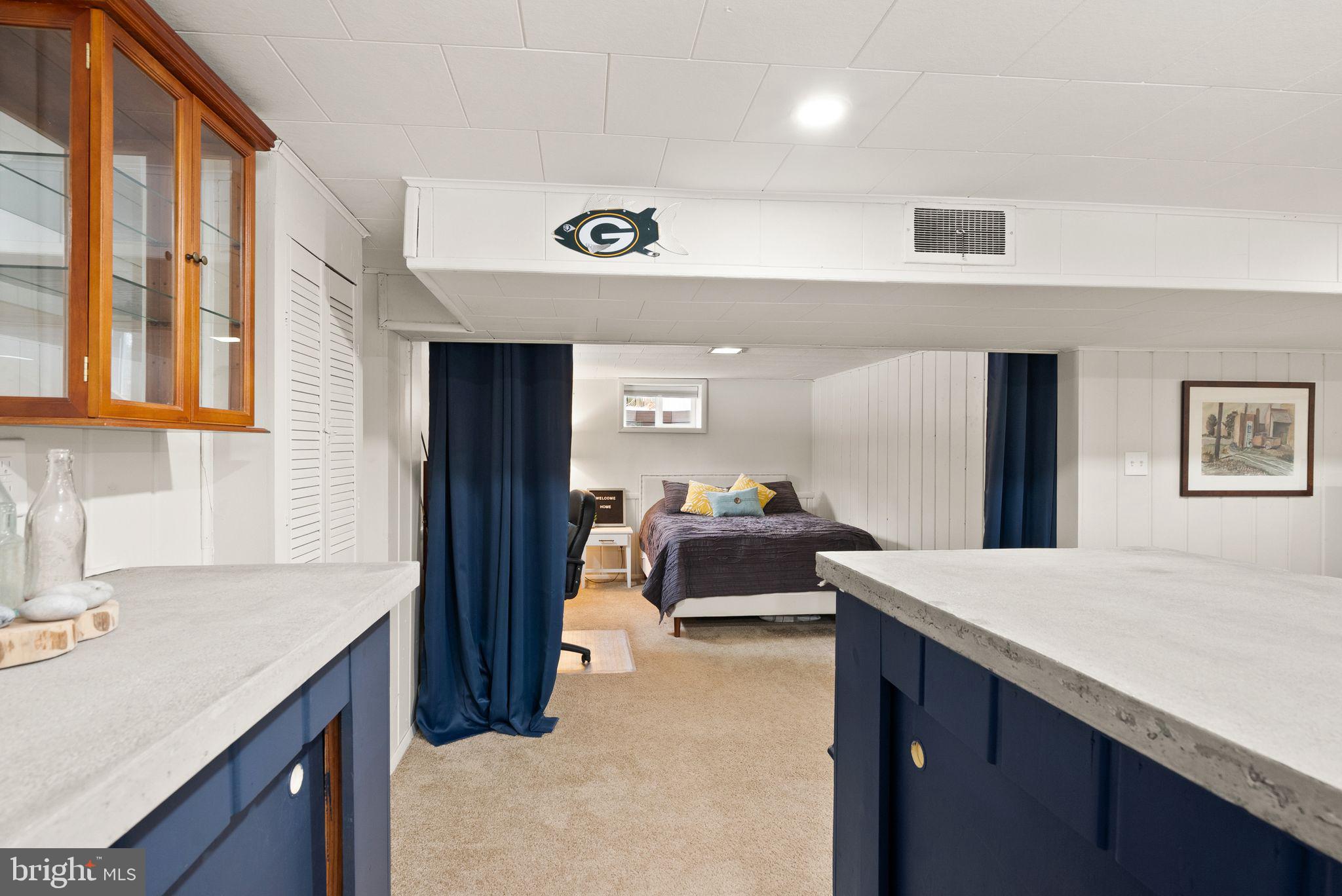 BROYHILL CREST - Residential