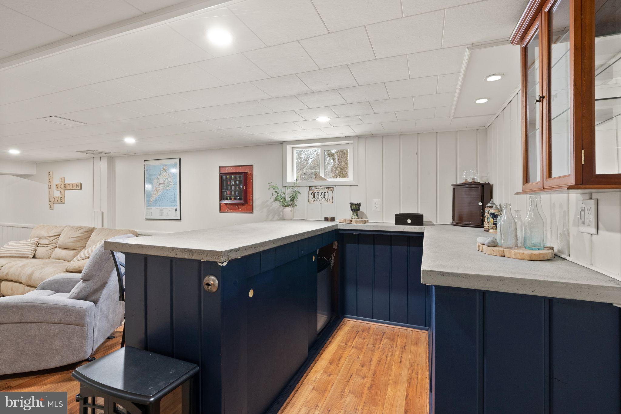 BROYHILL CREST - Residential