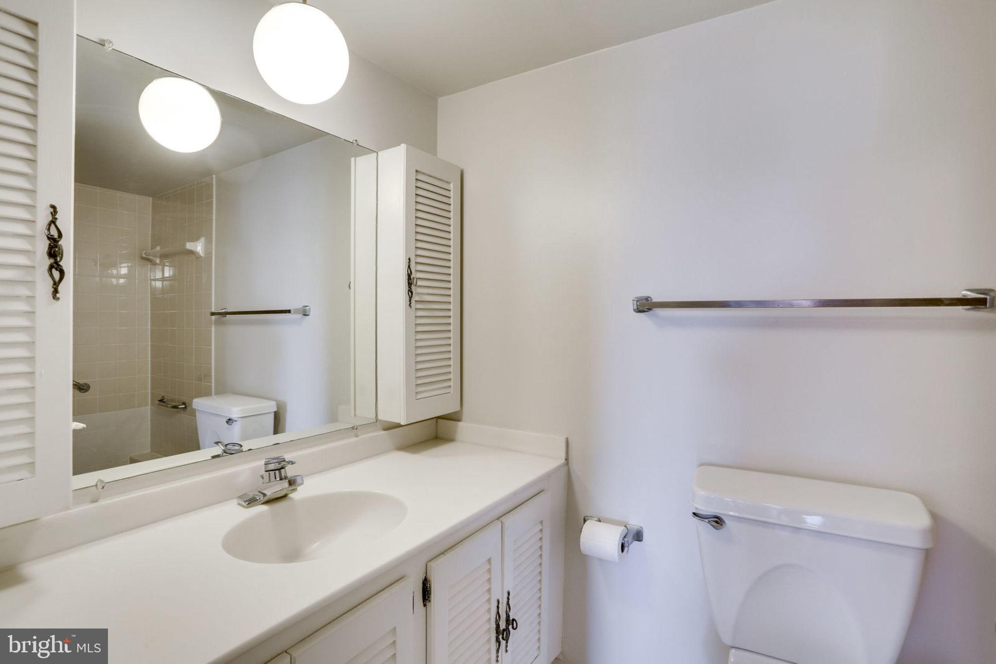 VIRGINIA SQUARE - Residential