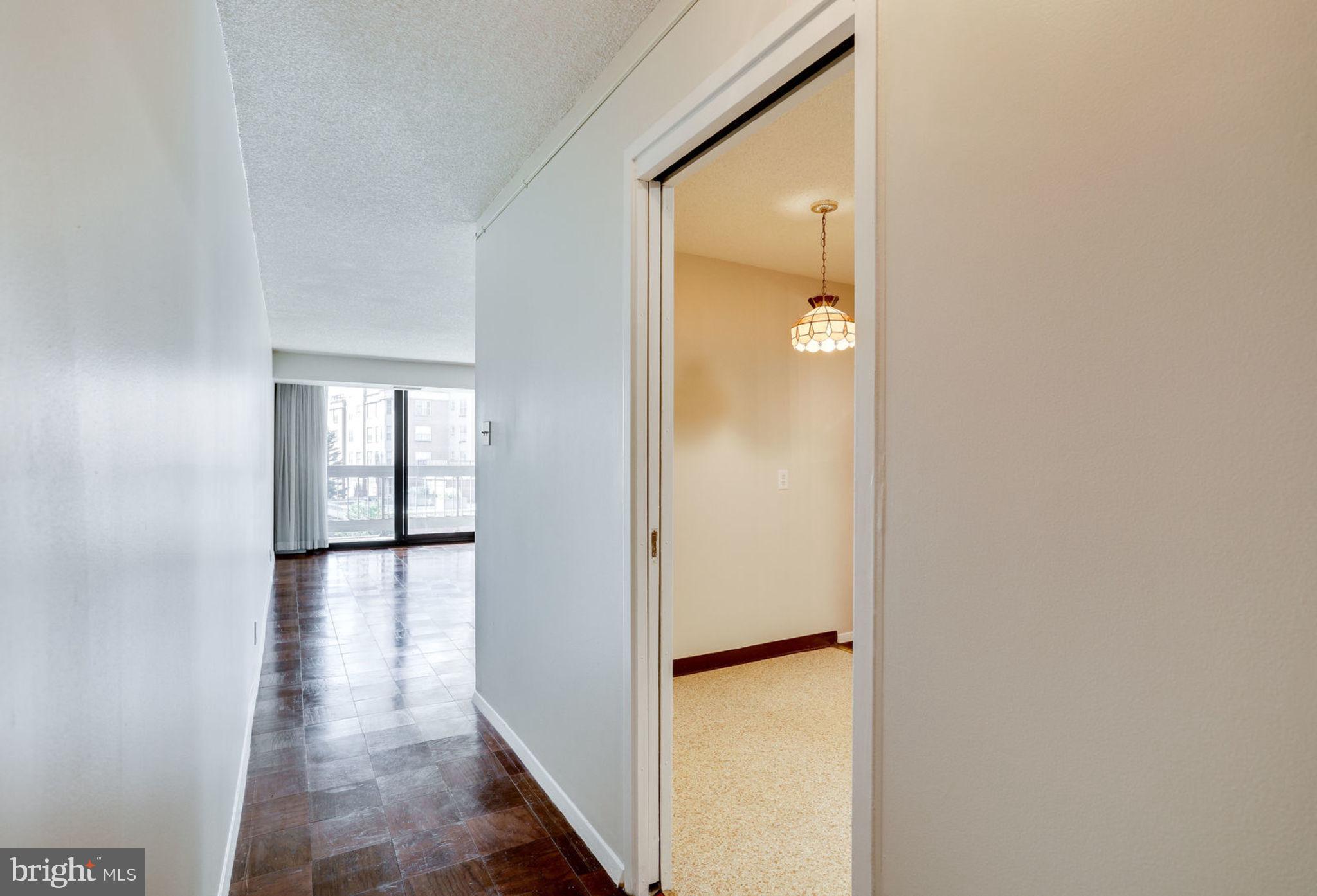 VIRGINIA SQUARE - Residential