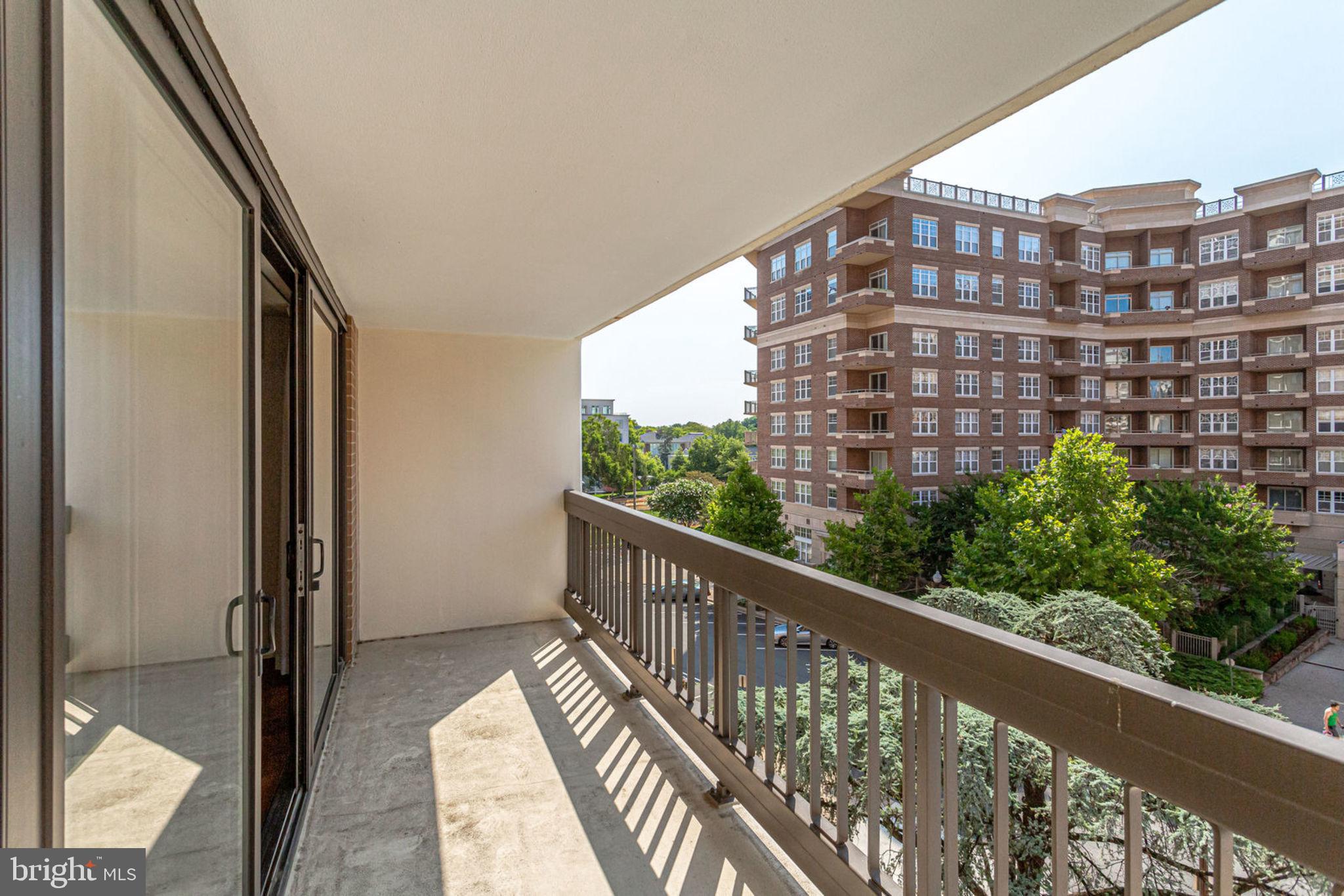 VIRGINIA SQUARE - Residential