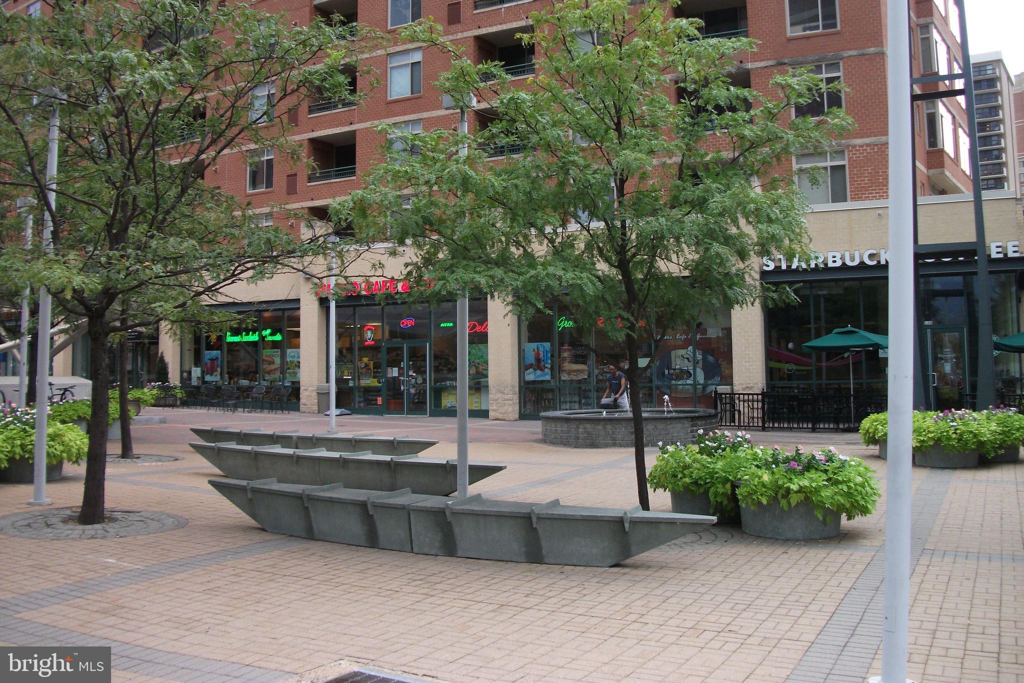 VIRGINIA SQUARE - Residential