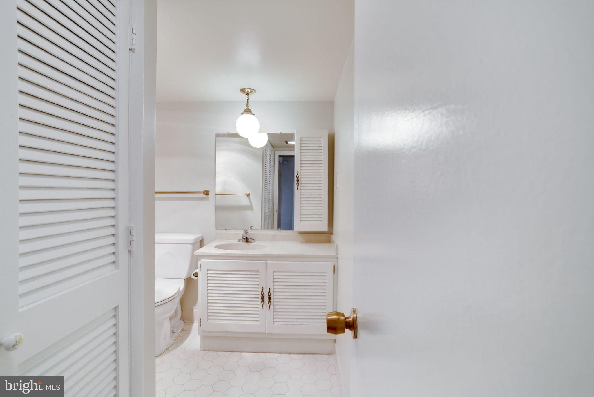 VIRGINIA SQUARE - Residential