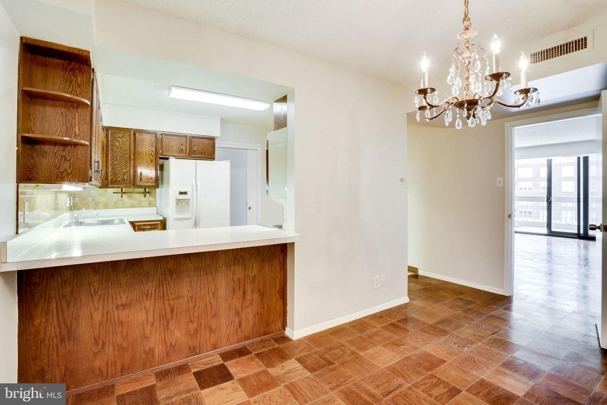 VIRGINIA SQUARE - Residential