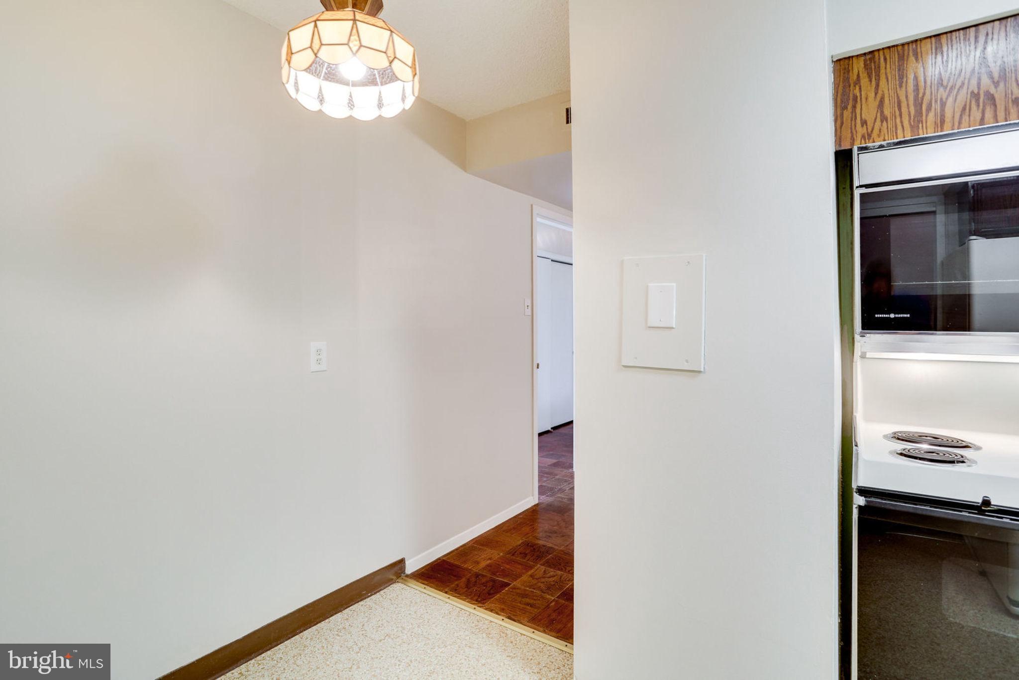 VIRGINIA SQUARE - Residential