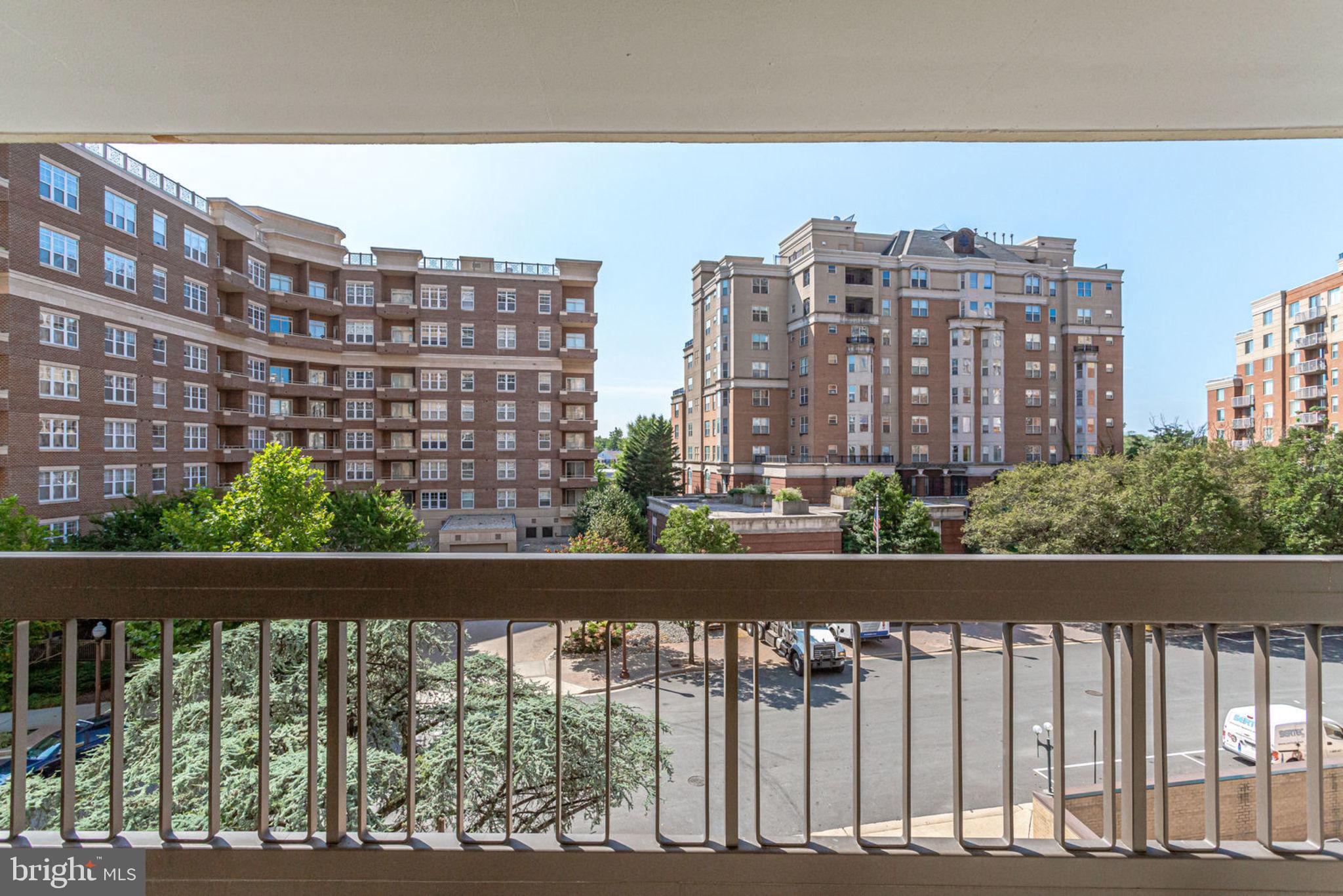 VIRGINIA SQUARE - Residential