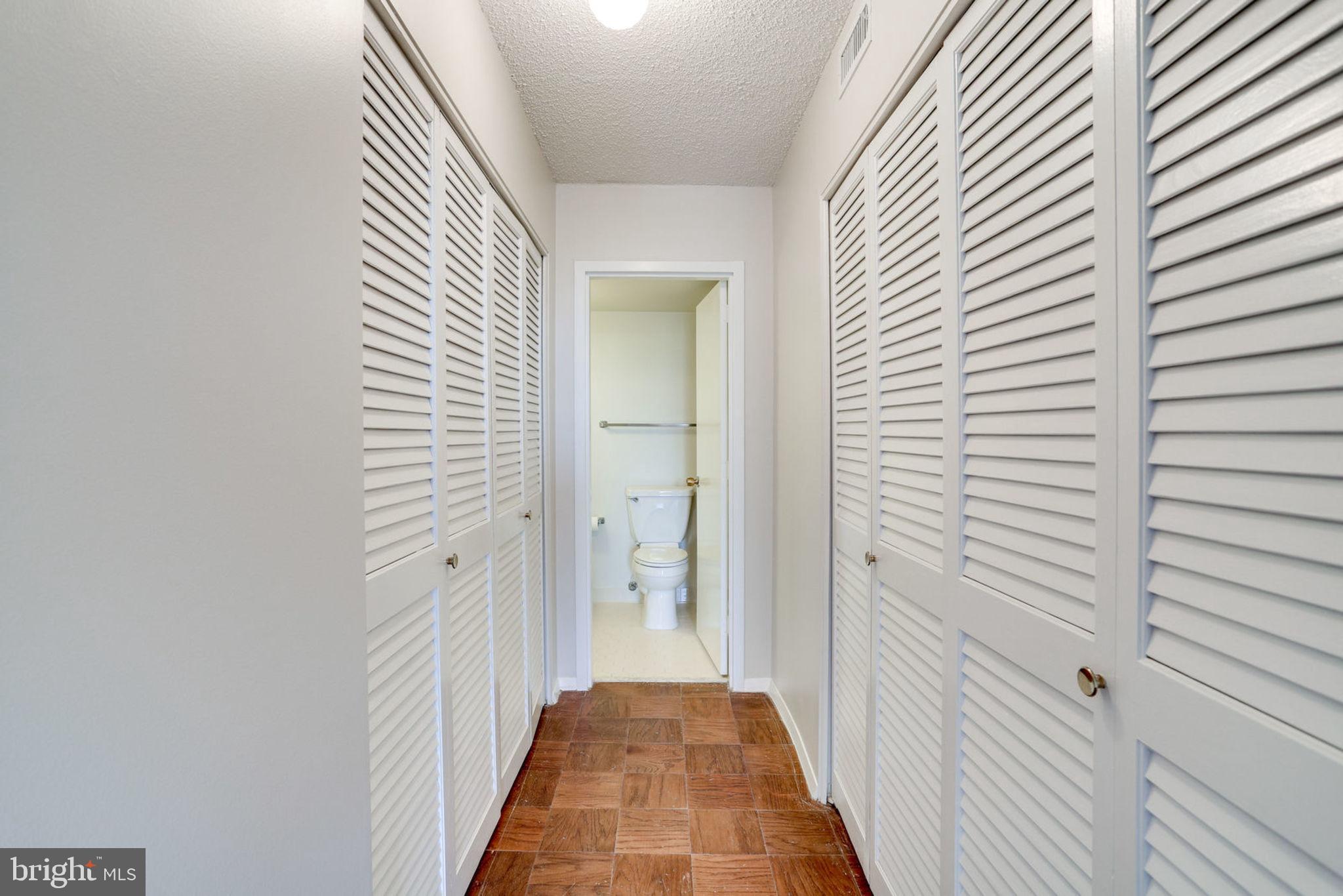 VIRGINIA SQUARE - Residential