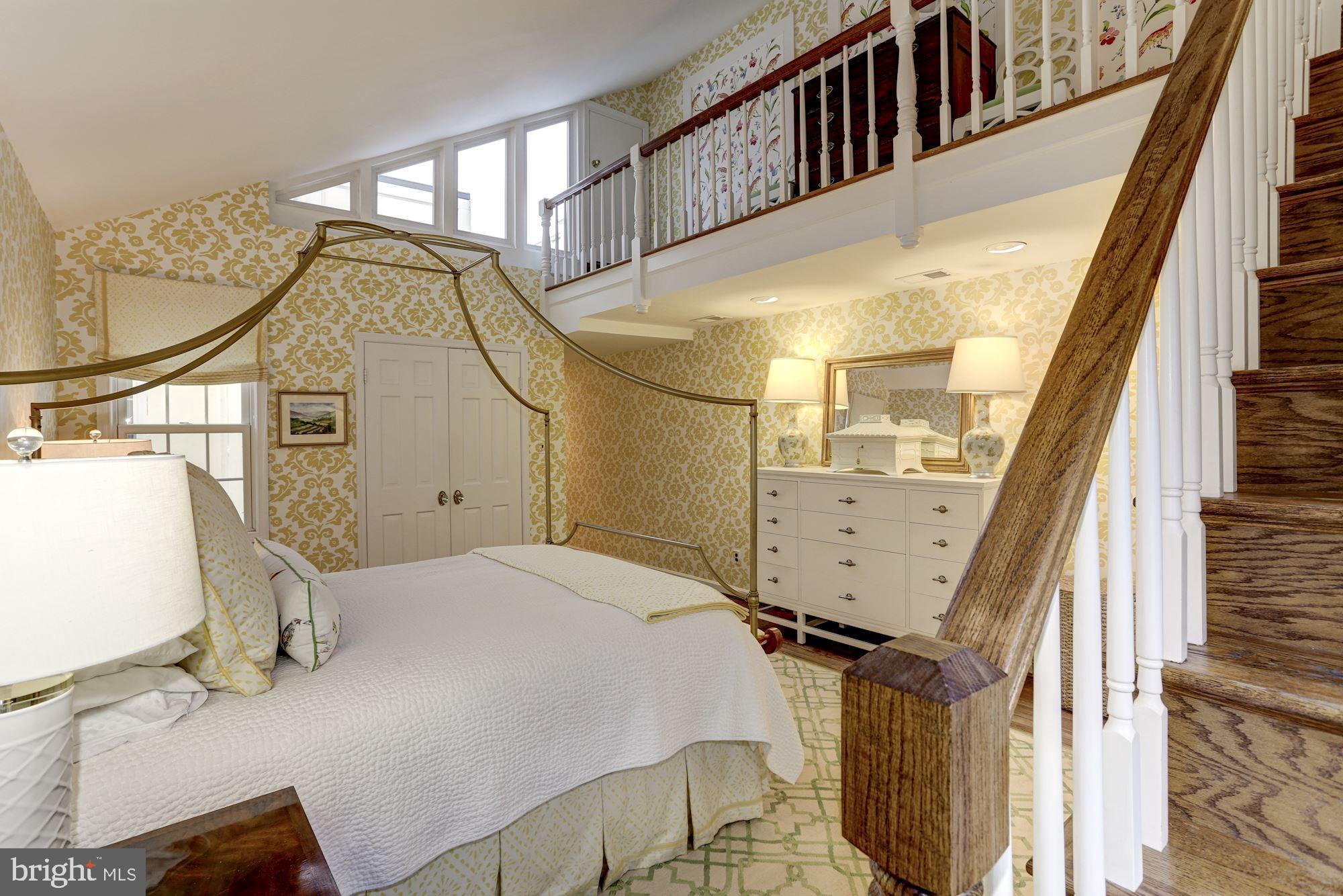 OLD TOWN ALEXANDRIA - Residential