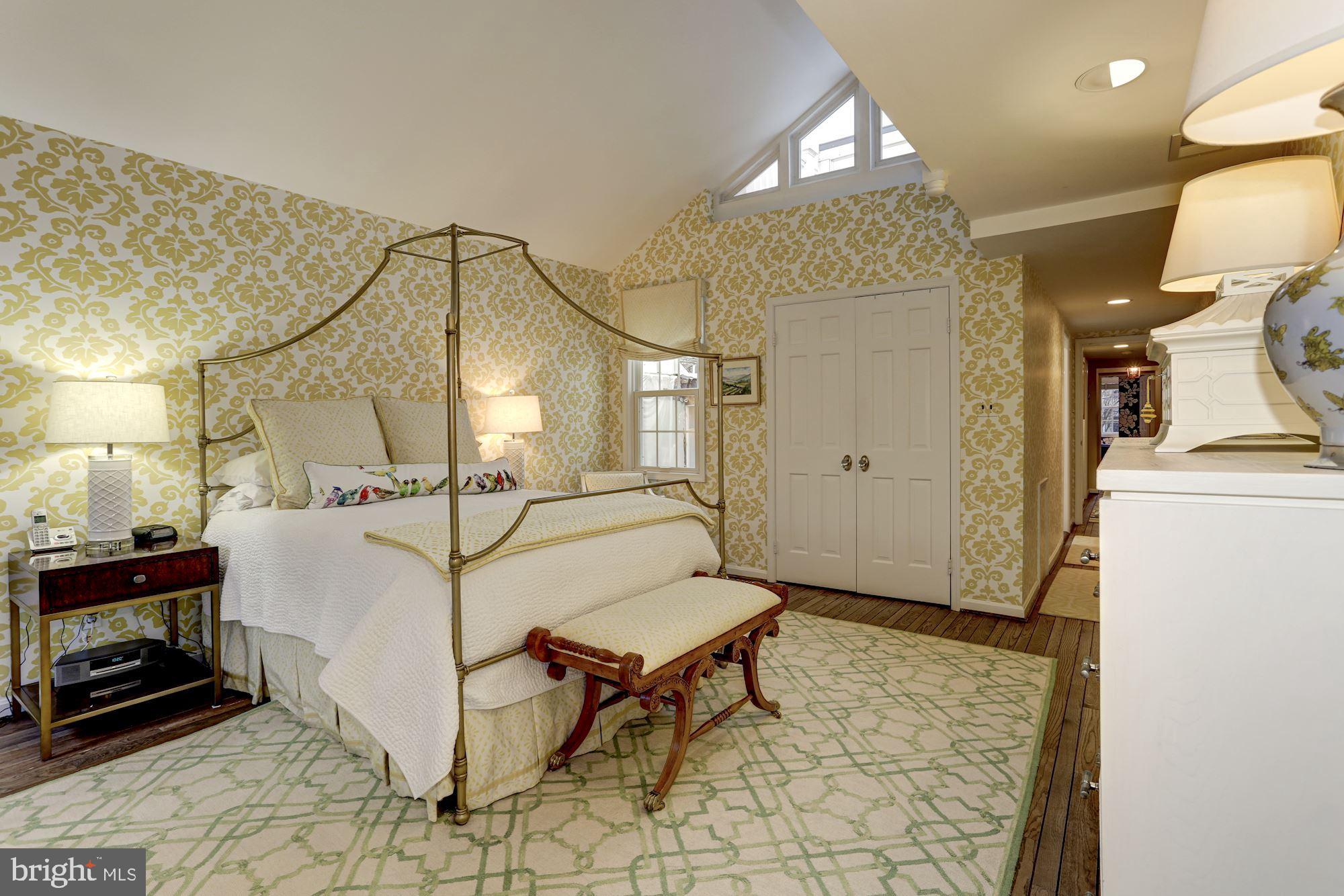 OLD TOWN ALEXANDRIA - Residential