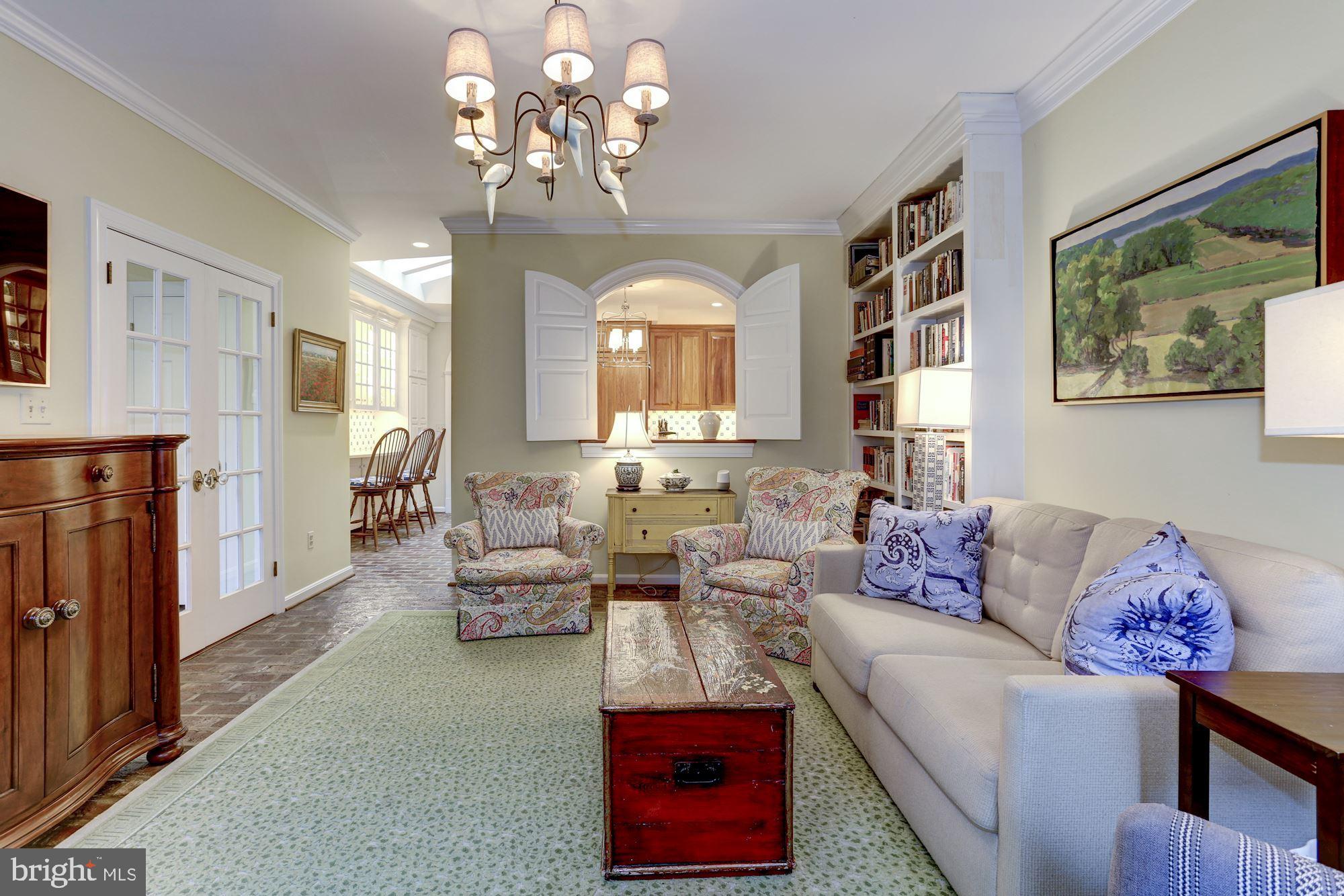 OLD TOWN ALEXANDRIA - Residential