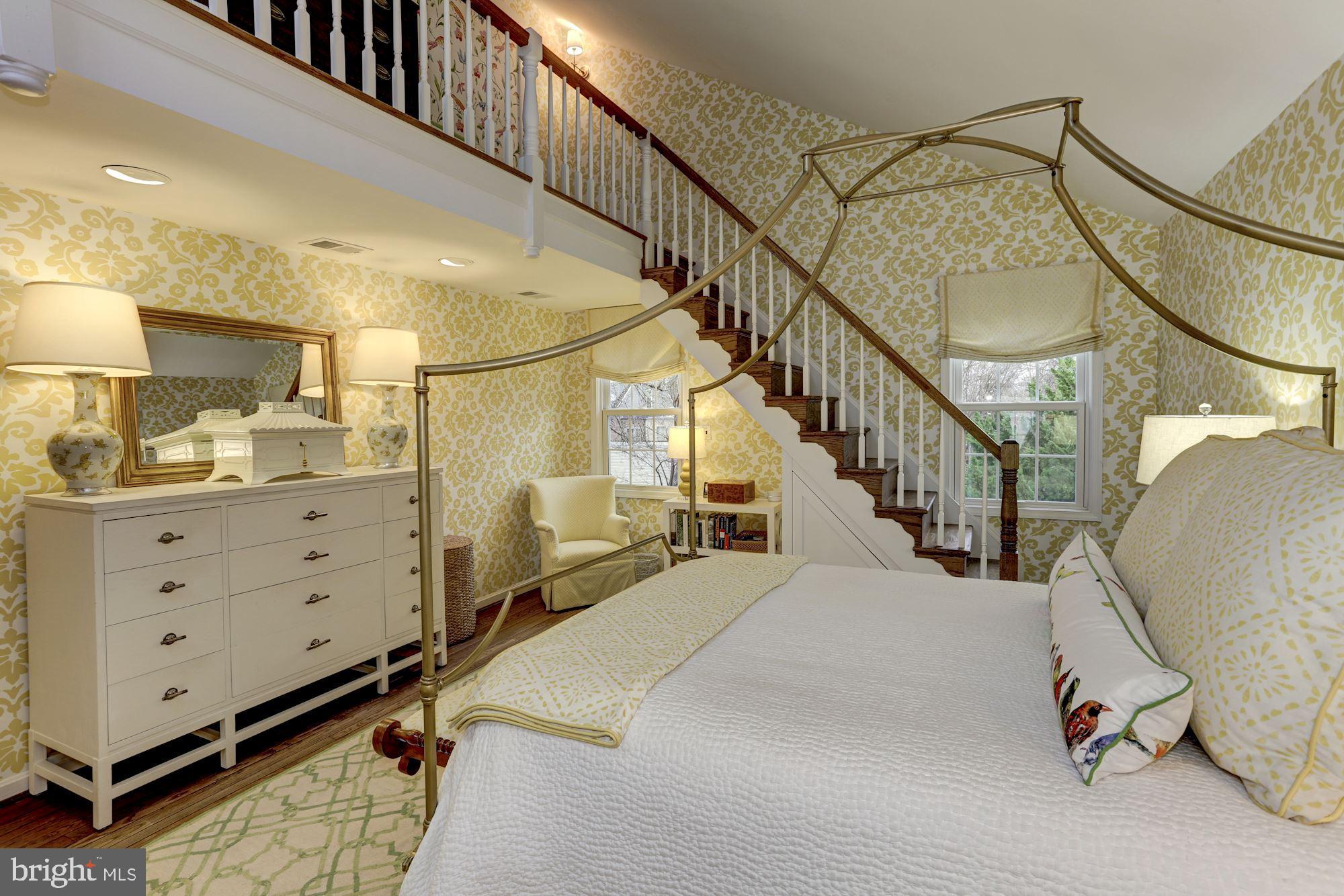 OLD TOWN ALEXANDRIA - Residential