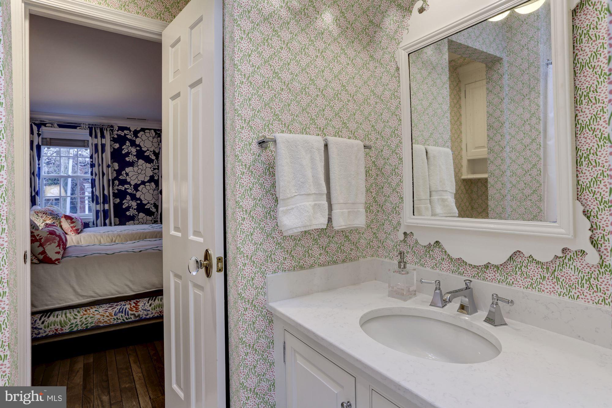 OLD TOWN ALEXANDRIA - Residential