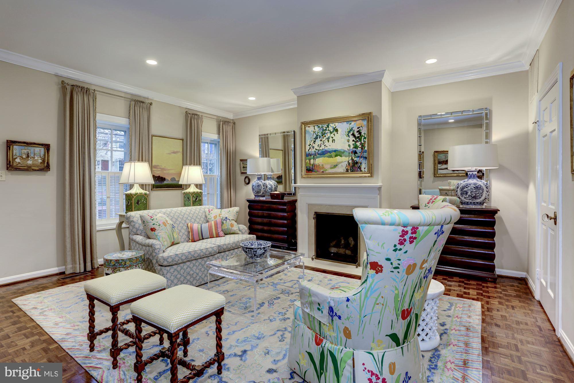 OLD TOWN ALEXANDRIA - Residential